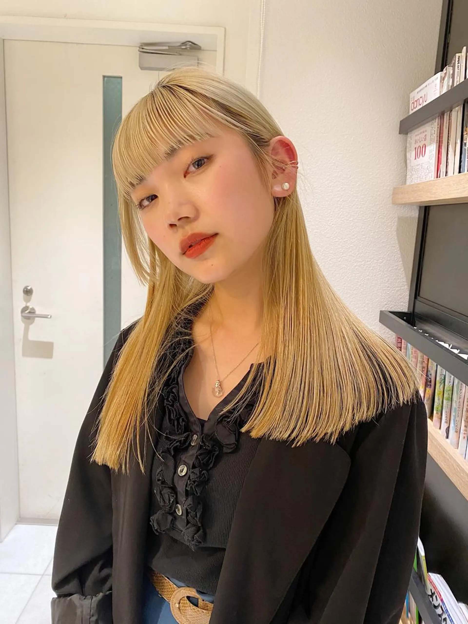 ロング カラー 抜きっぱなしブロンド ブロンド カット ヘアカラー Pros所属・🌙nana/ボブ /酸性ストレート🌙のヘアスタイル