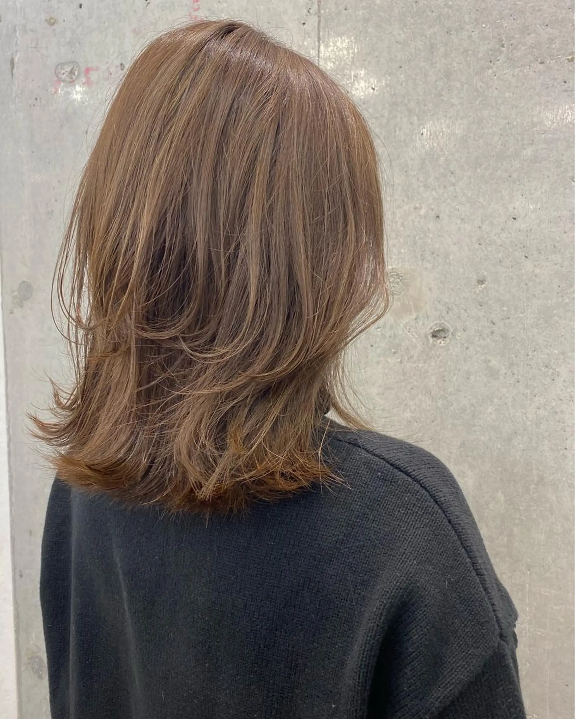 ミディアム カラー オリーブ/アッシュ やわらか透明感カラーのヘアスタイル