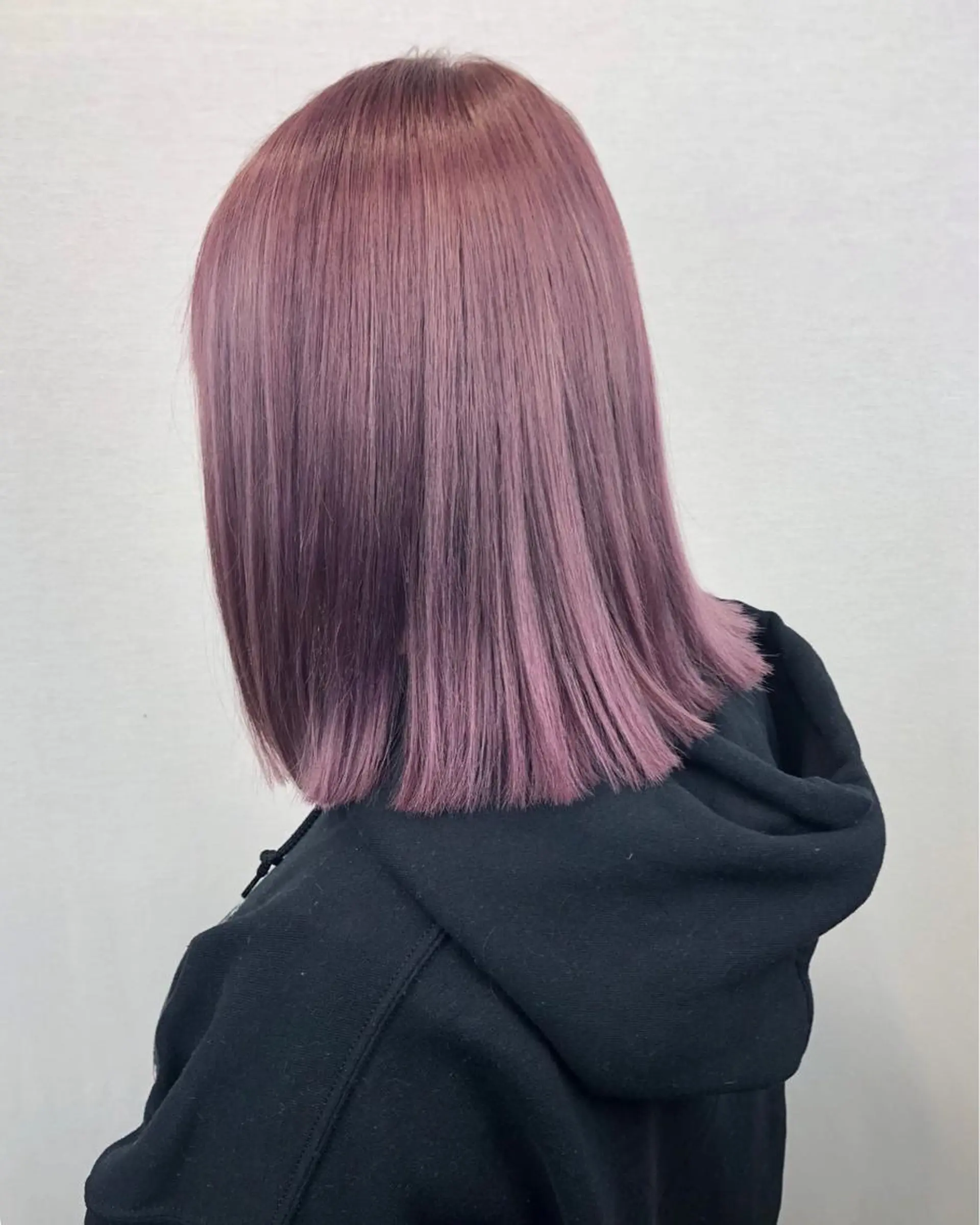 セミロング カラー ブリーチ パープルカラー ヘアカラー 2nd所属・🤍2nd🤍田所 美希のヘアスタイル