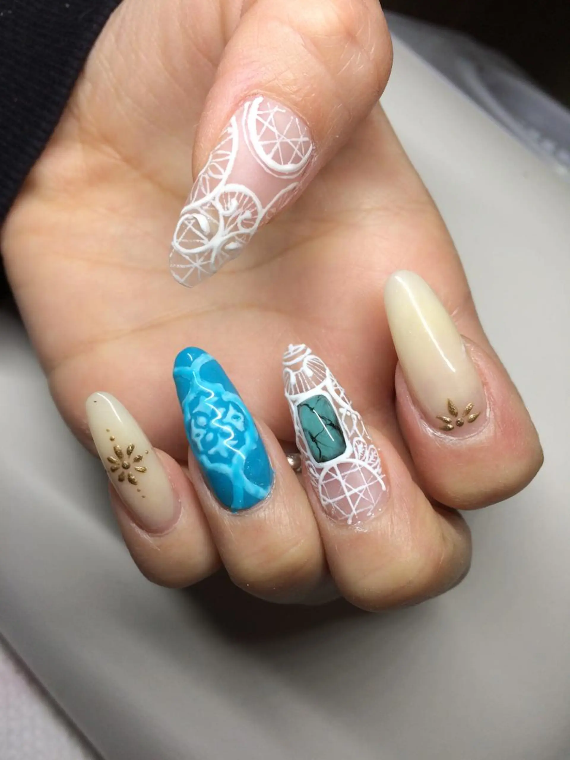 ネイル アートネイル レース ハンドネイル Nailsalon E's cafeのネイルデザイン