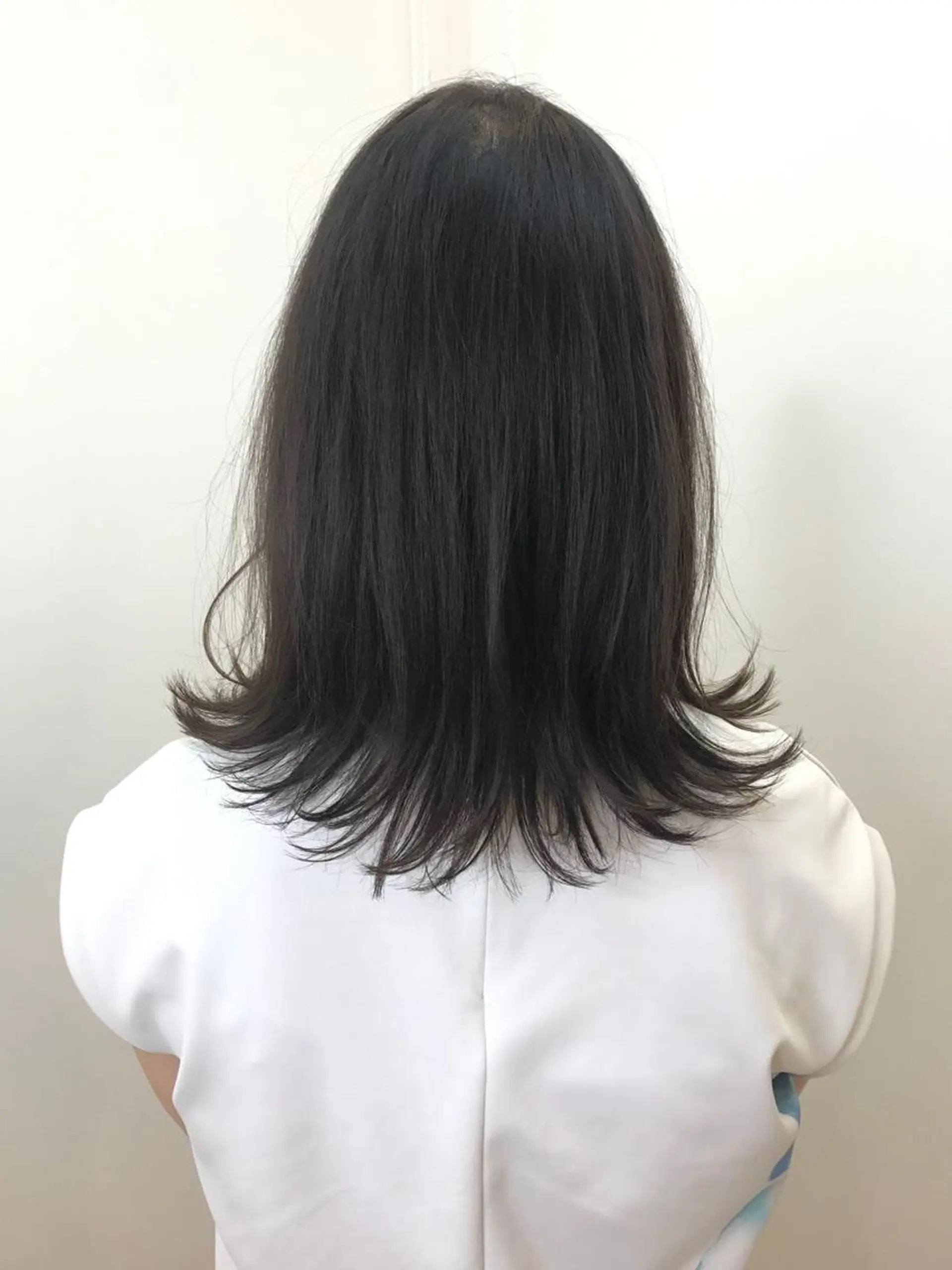 ミディアム カラー 湯浅 了一のヘアスタイル