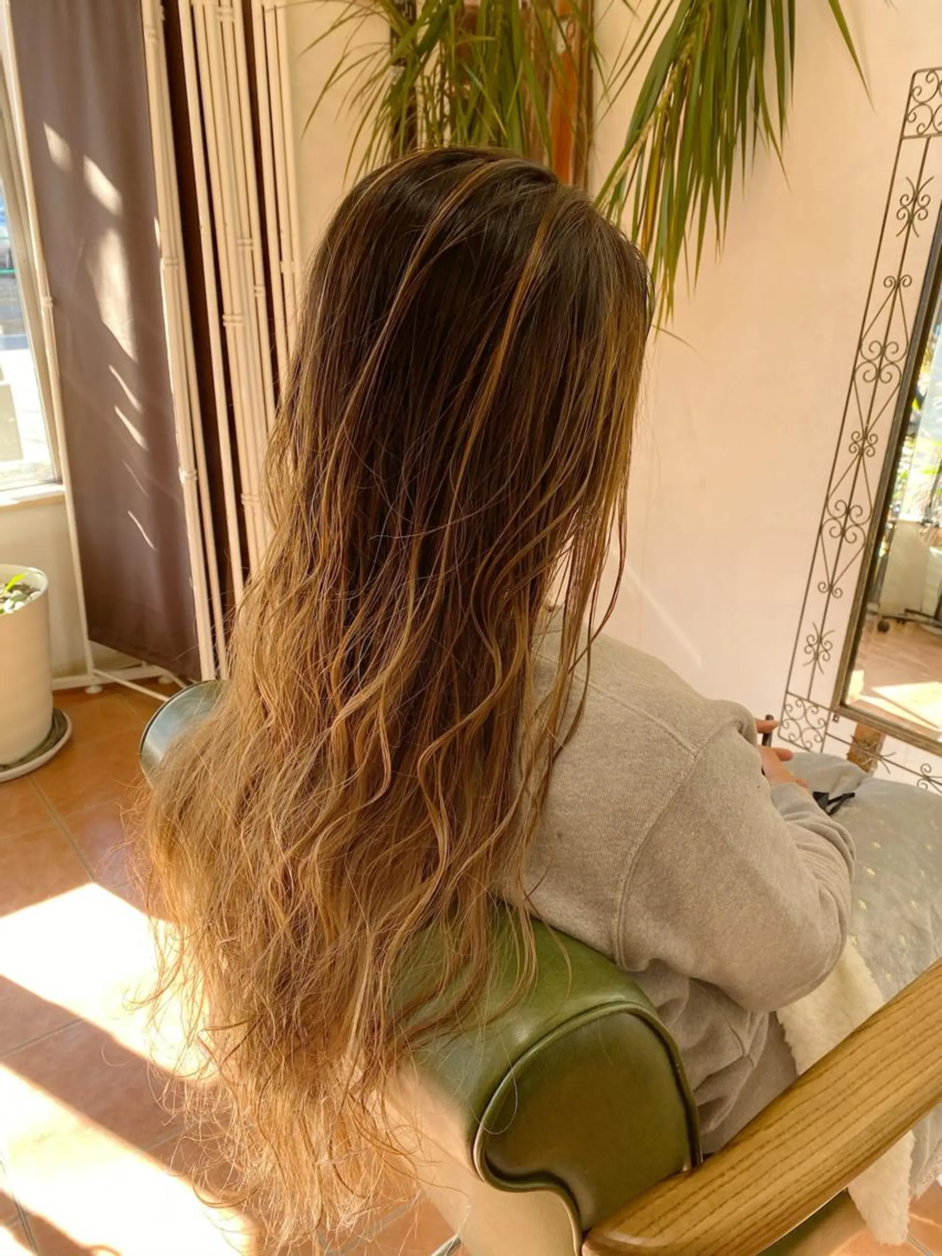 ロング カラー カット ヘアカラー トリートメント 石井 佑樹のヘアスタイル