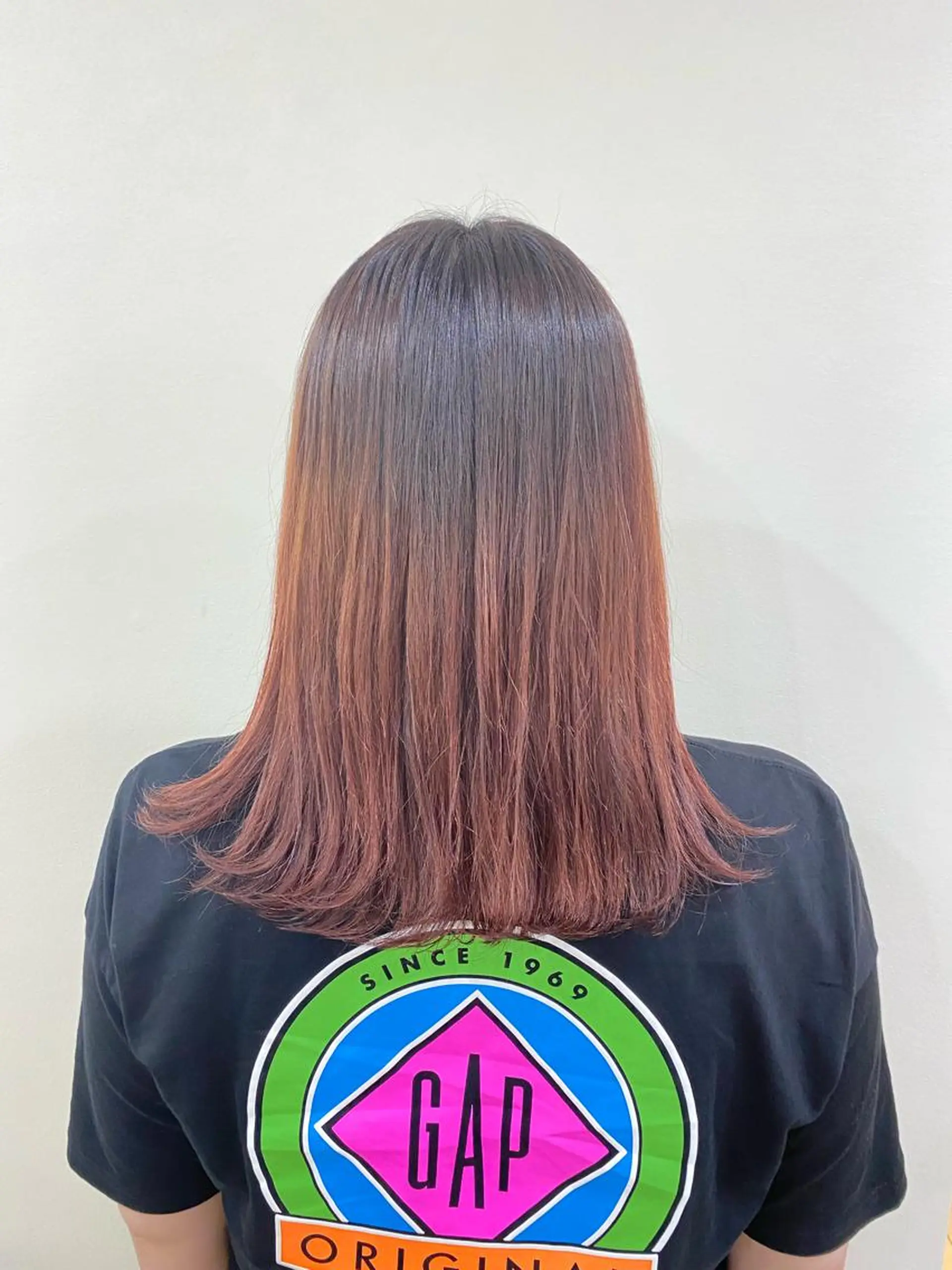 ミディアム ピンクブラウン 内田 遥香のヘアスタイル