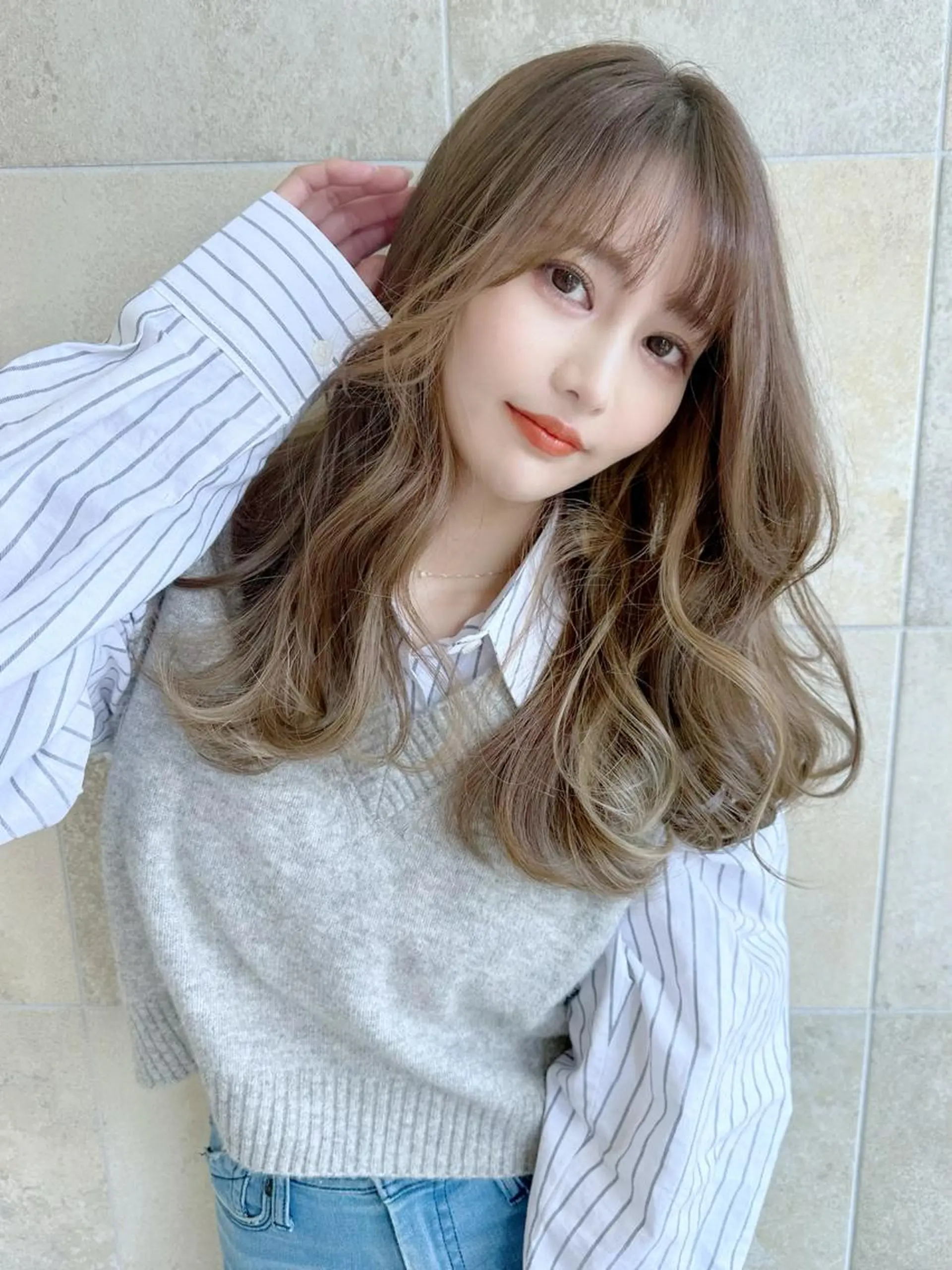 ロング カラー カット ヘアカラー ベージュ/インナー カラー🤍Rieのヘアスタイル