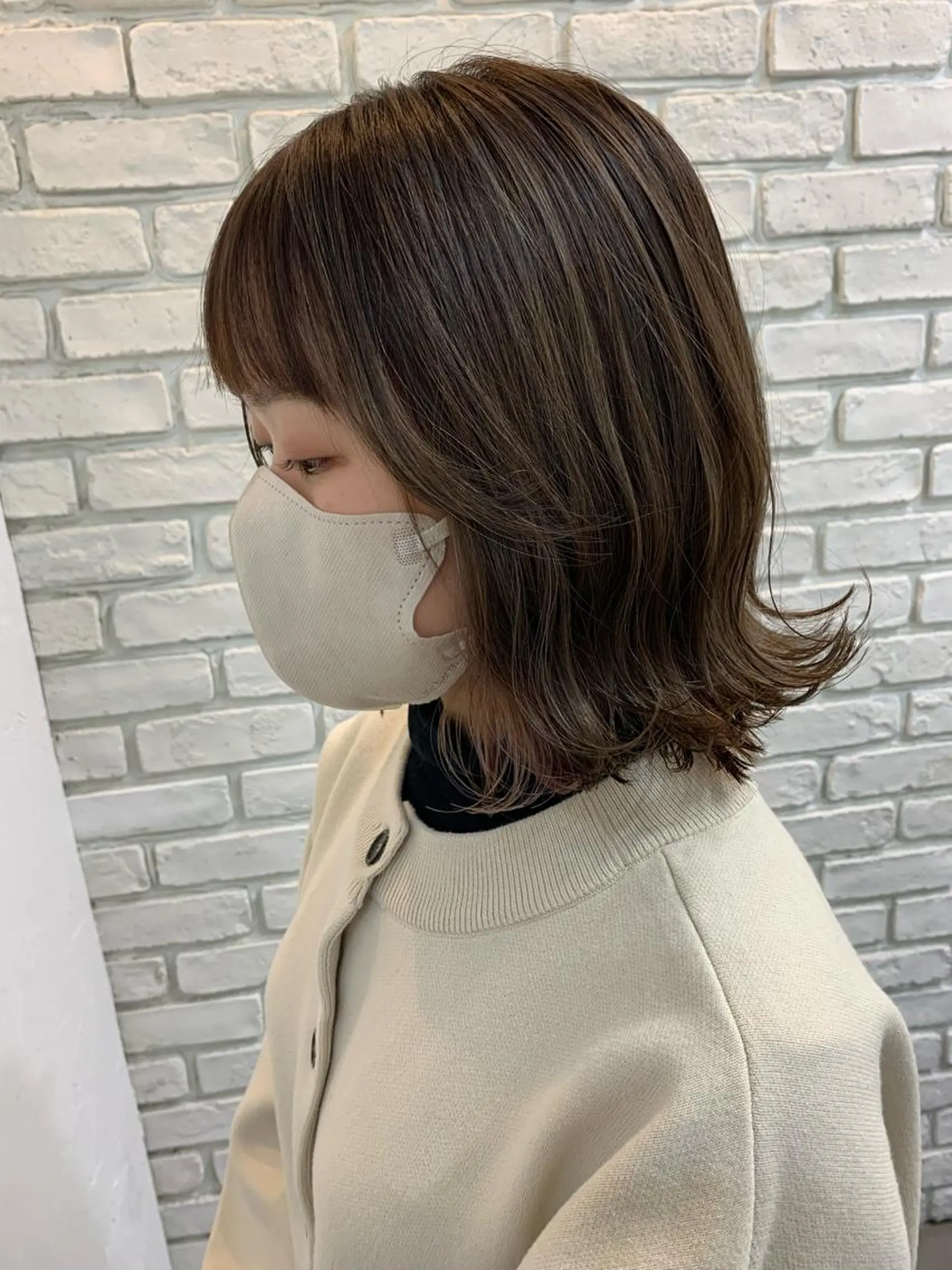 ミディアム カラー カット ヘアカラー トリートメント CHIC 岩下真衣のヘアスタイル