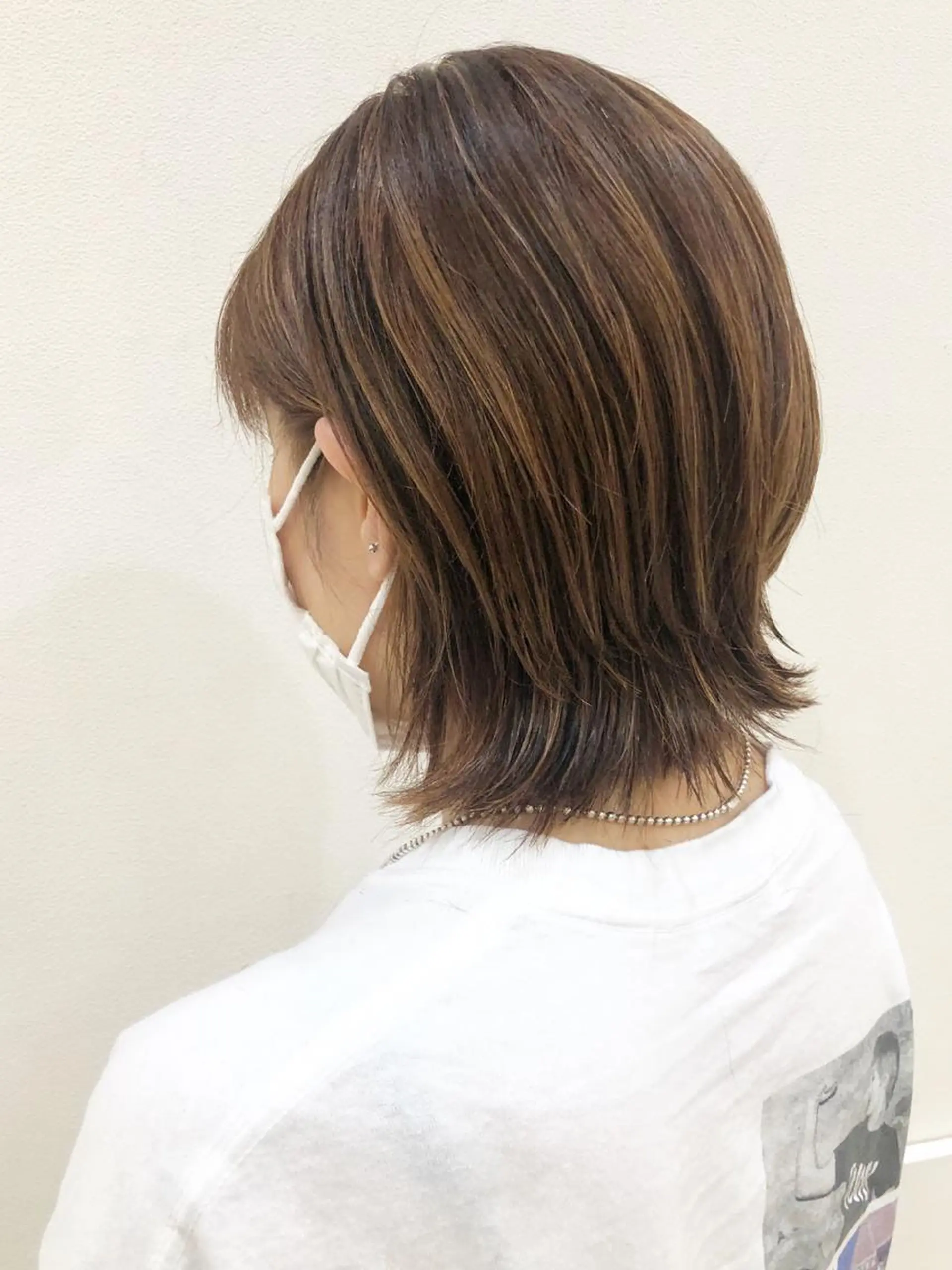 ショート カラー 内田温子大人女性 ハイライト、ボブのヘアスタイル