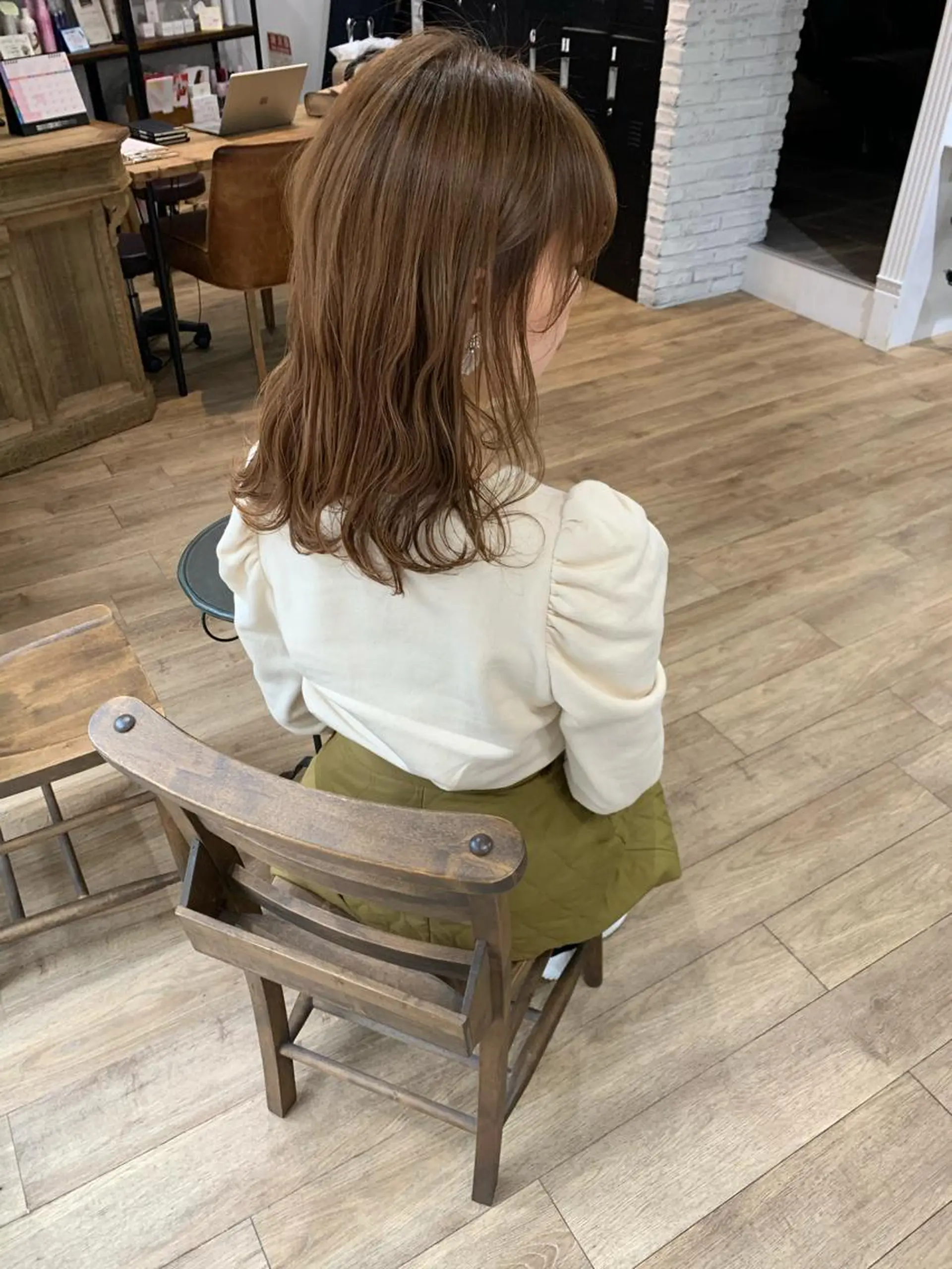 セミロング カラー ブリーチ ブリーチなしカラー ヘアカラー トリートメント レイヤー/顔周り /AKARIのヘアスタイル