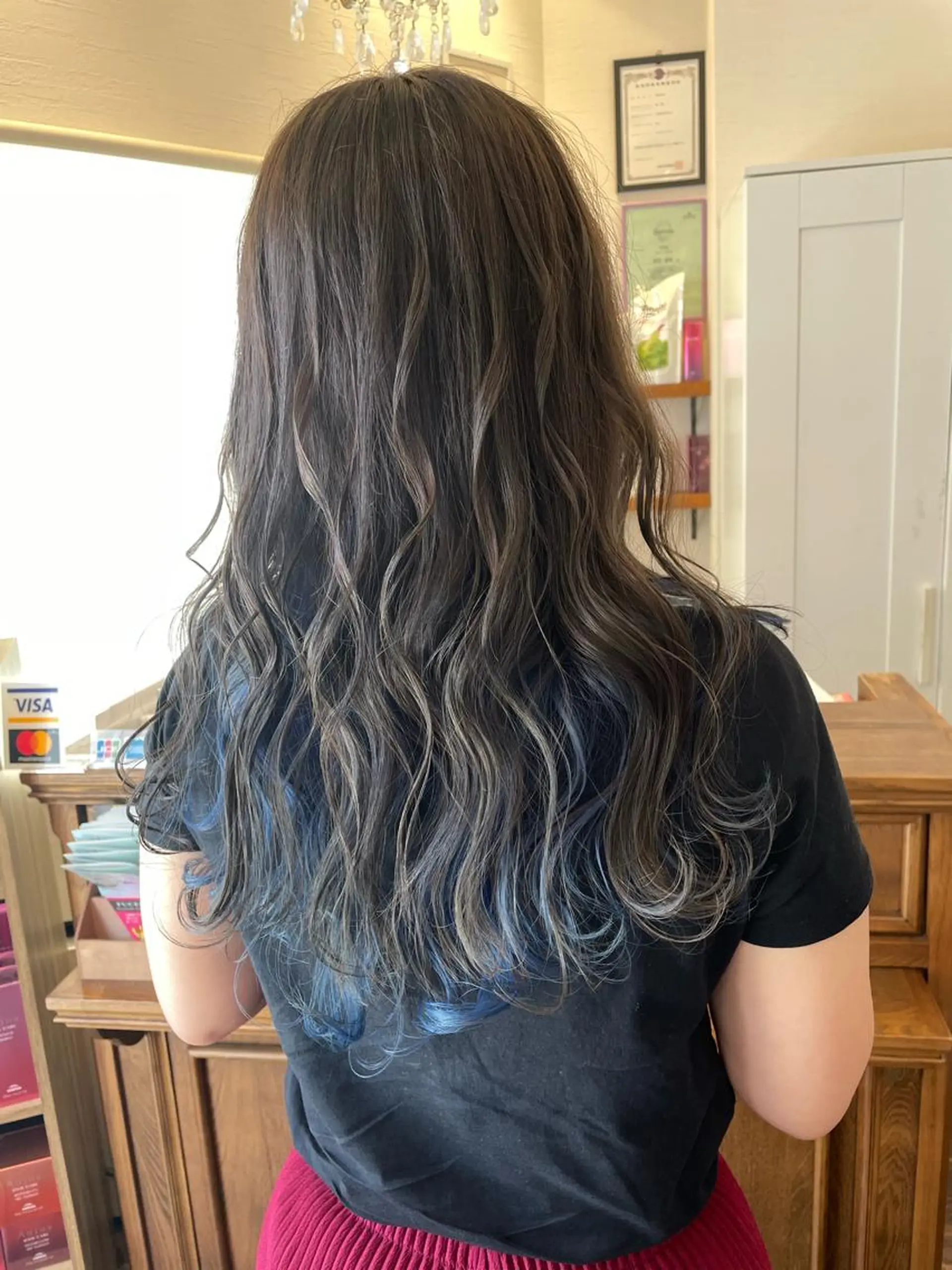 ロング カラー ブルーカラー ダークグレー ダークグレージュ グレージュ インナーカラー 皆巳 達郎のヘアスタイル