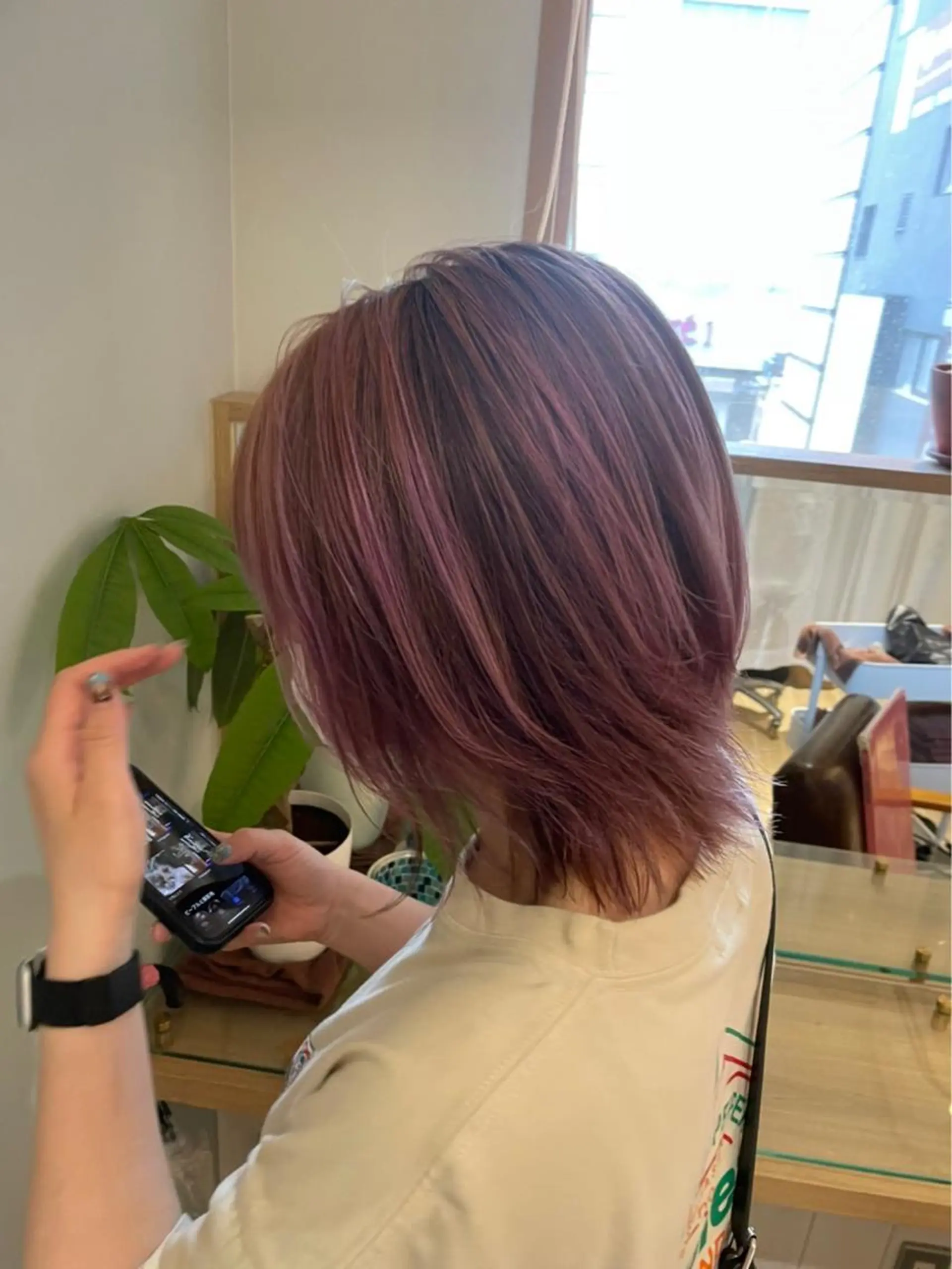 ショート ヘアカラー トリートメント 美髪ヘア 🤍erikaのヘアスタイル