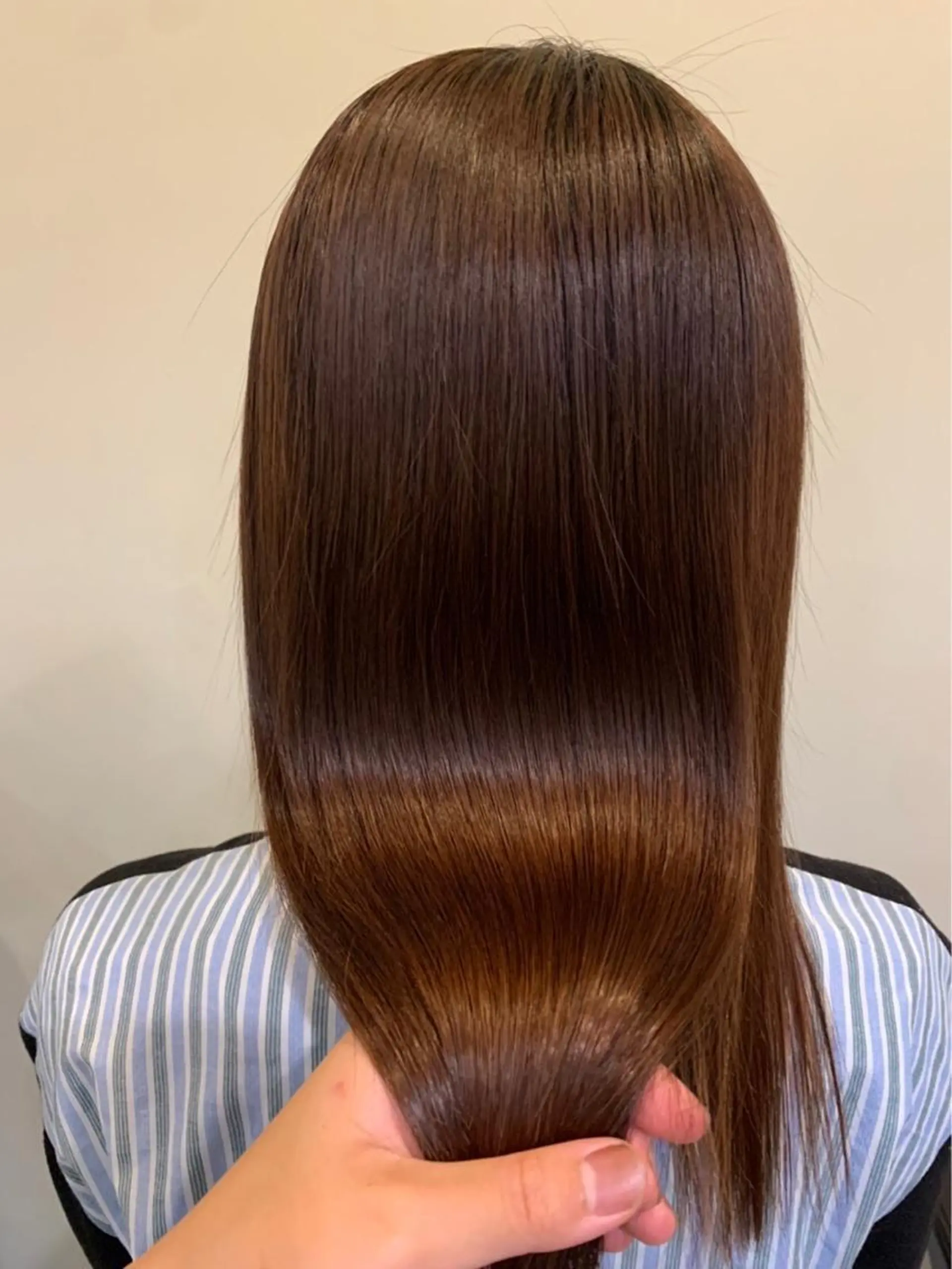 カラー KOKORO 中村 朱里のヘアスタイル