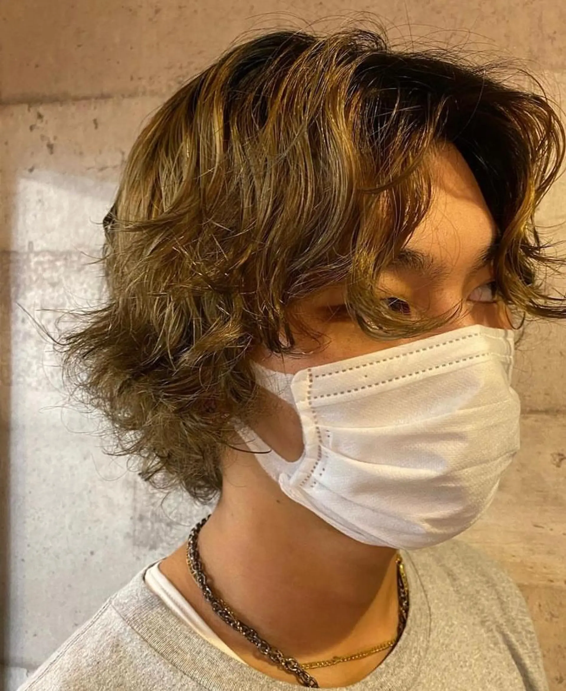 ショート カラー メンズ メンズブリーチ メンズハイトーン ブリーチ グラデーションカラー ハイトーンカラー ヘアカラー Crescere所属・小島 凜のヘアスタイル