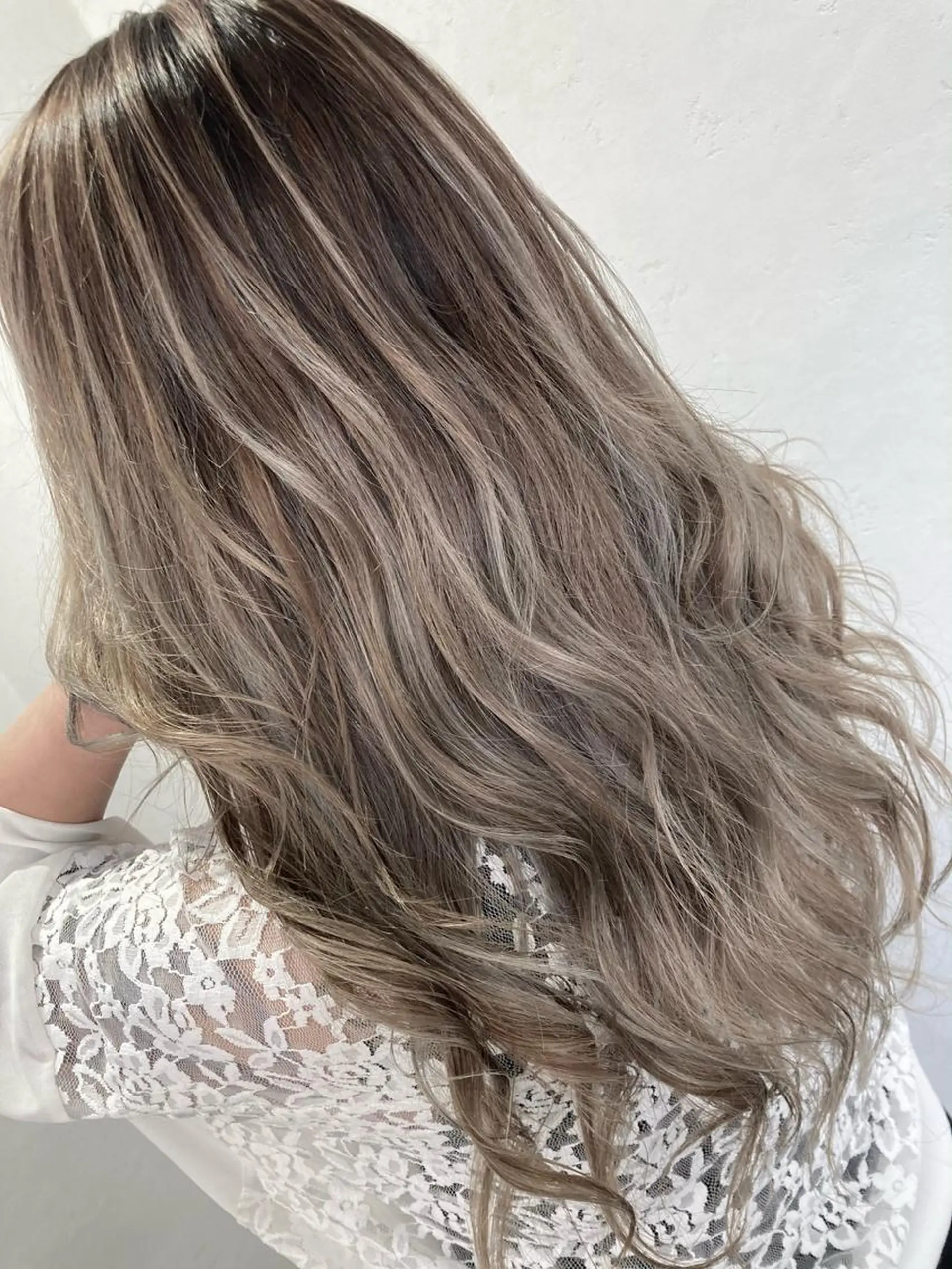 ロング カラー パーマ ブリーチ毛縮毛矯正 👑山口のヘアスタイル