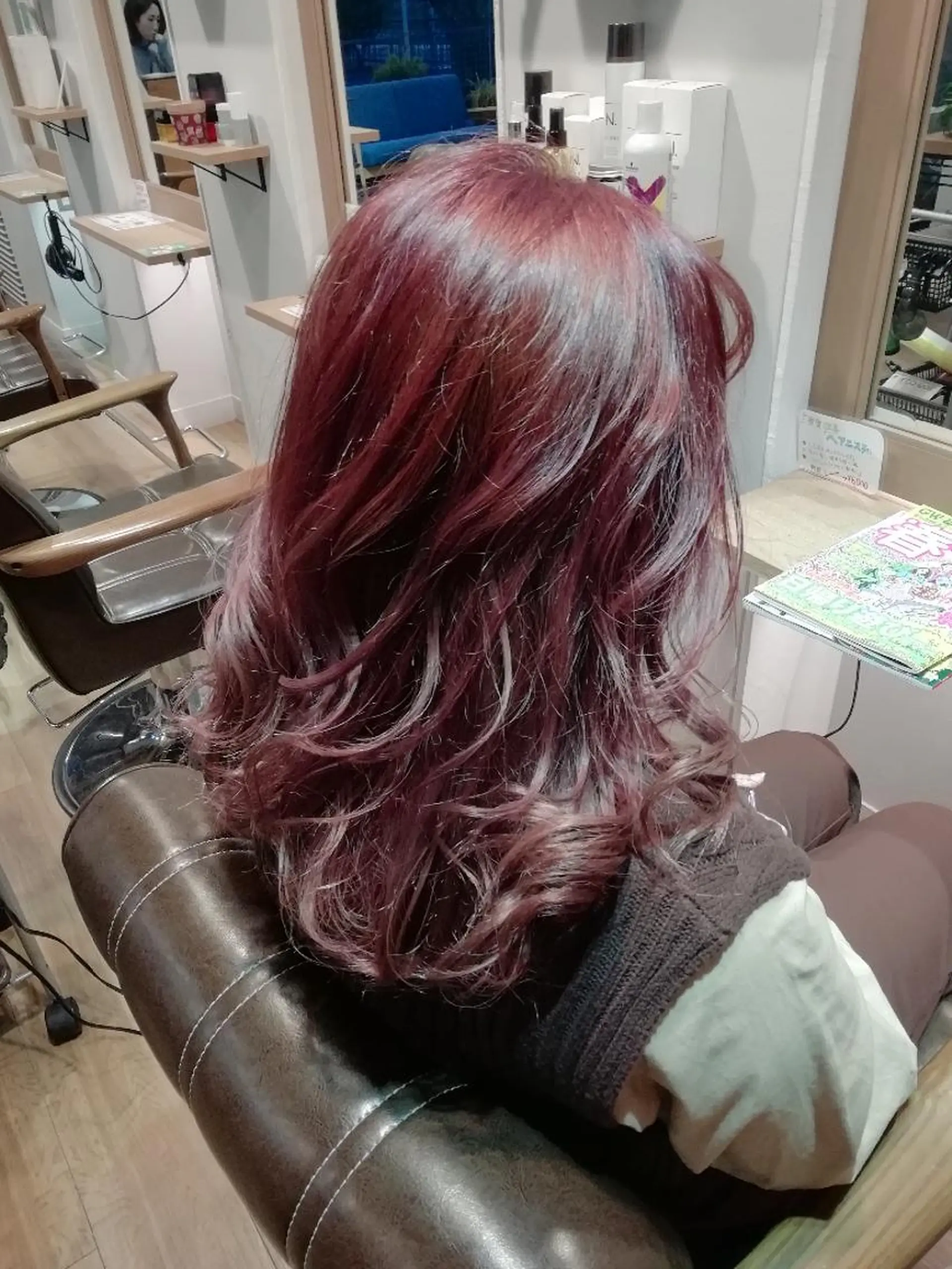 カラー ピンクカラー バイオレットカラー ヘアカラー トリートメント 堀 望美のヘアスタイル