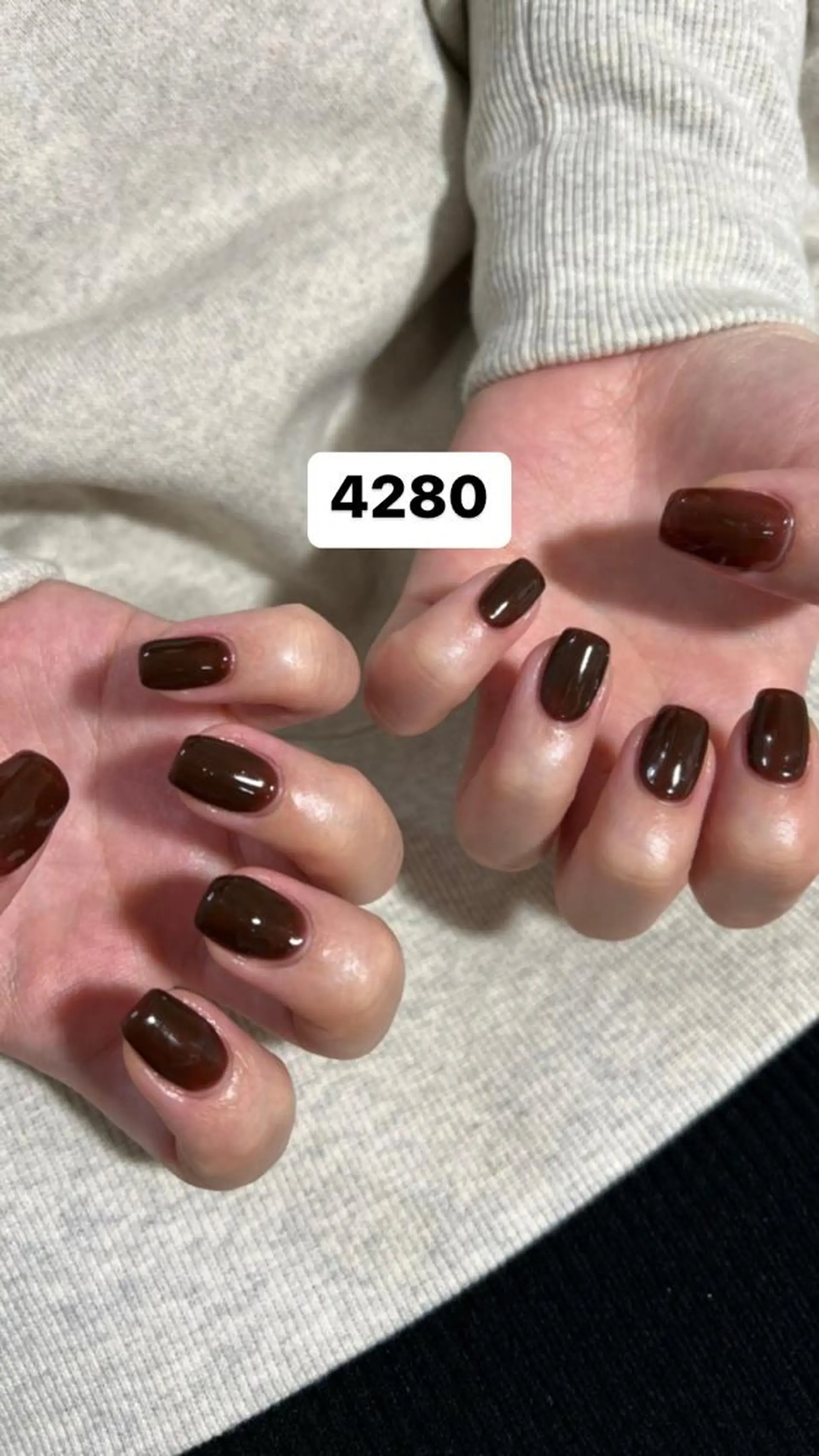 ネイル 艶々の美爪を〜 【リリアーナ】のネイルデザイン