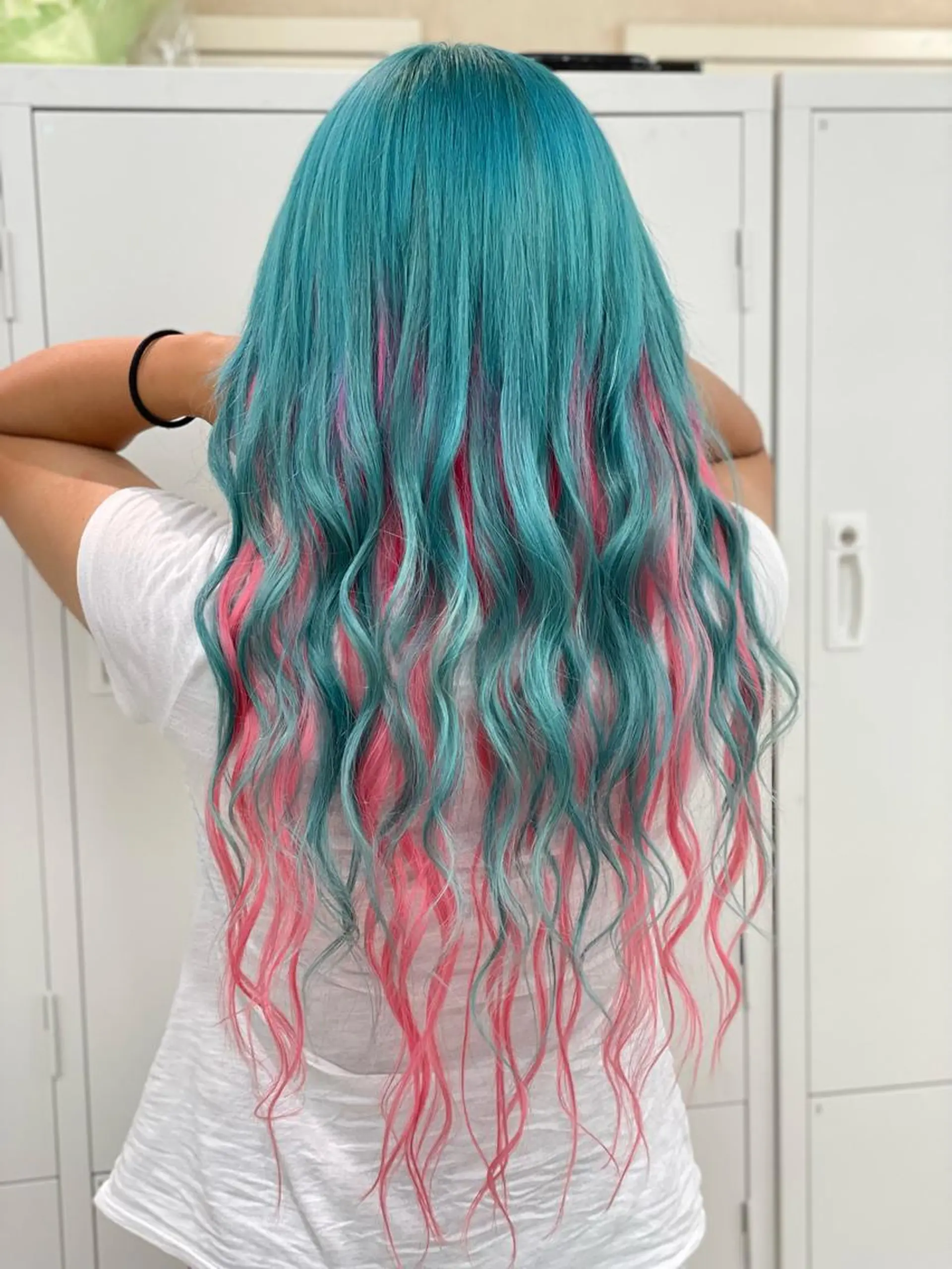 ロング カラー ショーヤ/ブリーチ /バレイヤージュのヘアスタイル