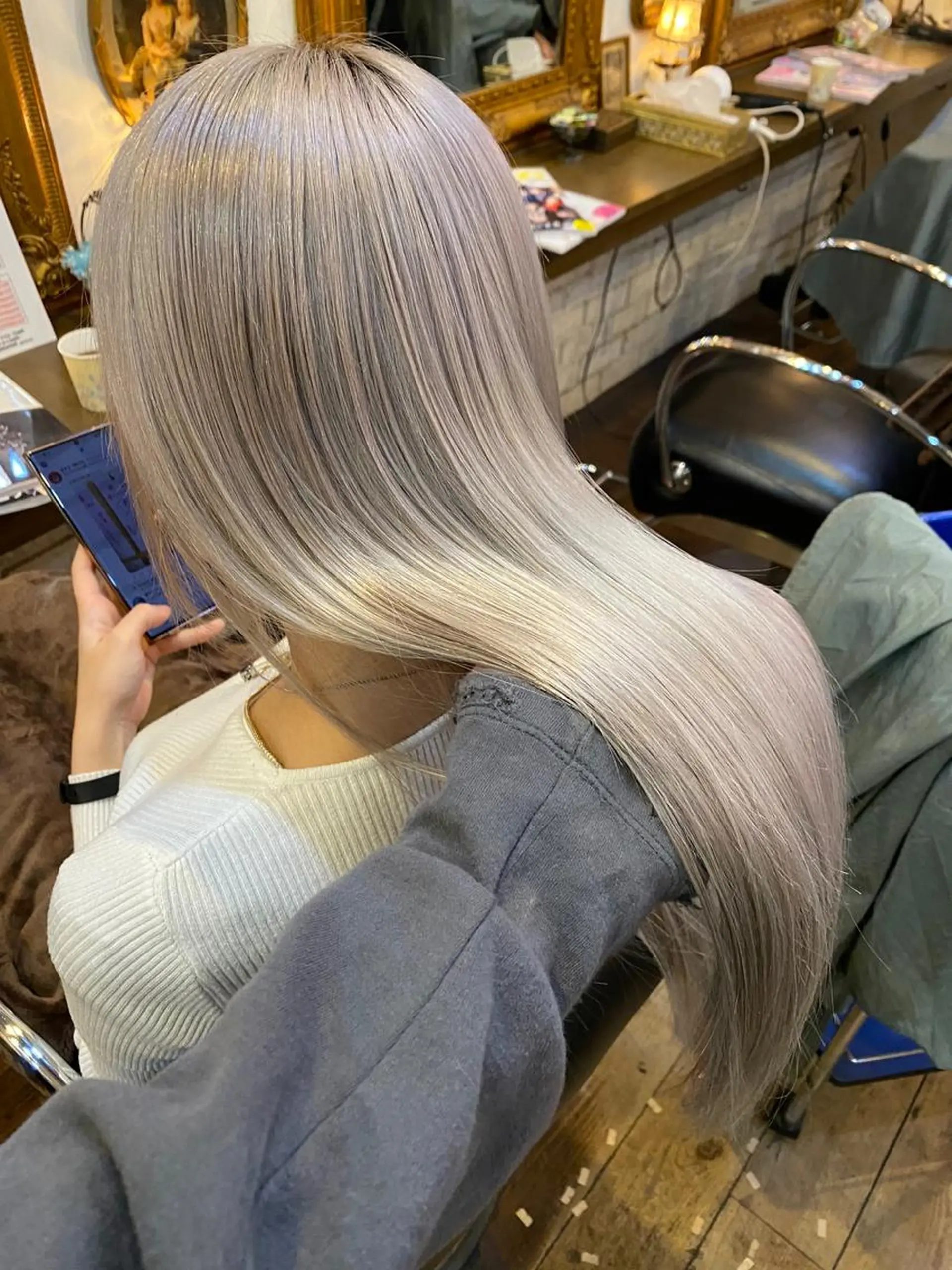 セミロング カラー ヘアアレンジ ダブルカラー シルバー カット ヘアカラー Tiffa二子玉川所属・【ブリーチはお任せ】 ハイトーン✨yuraのヘアスタイル