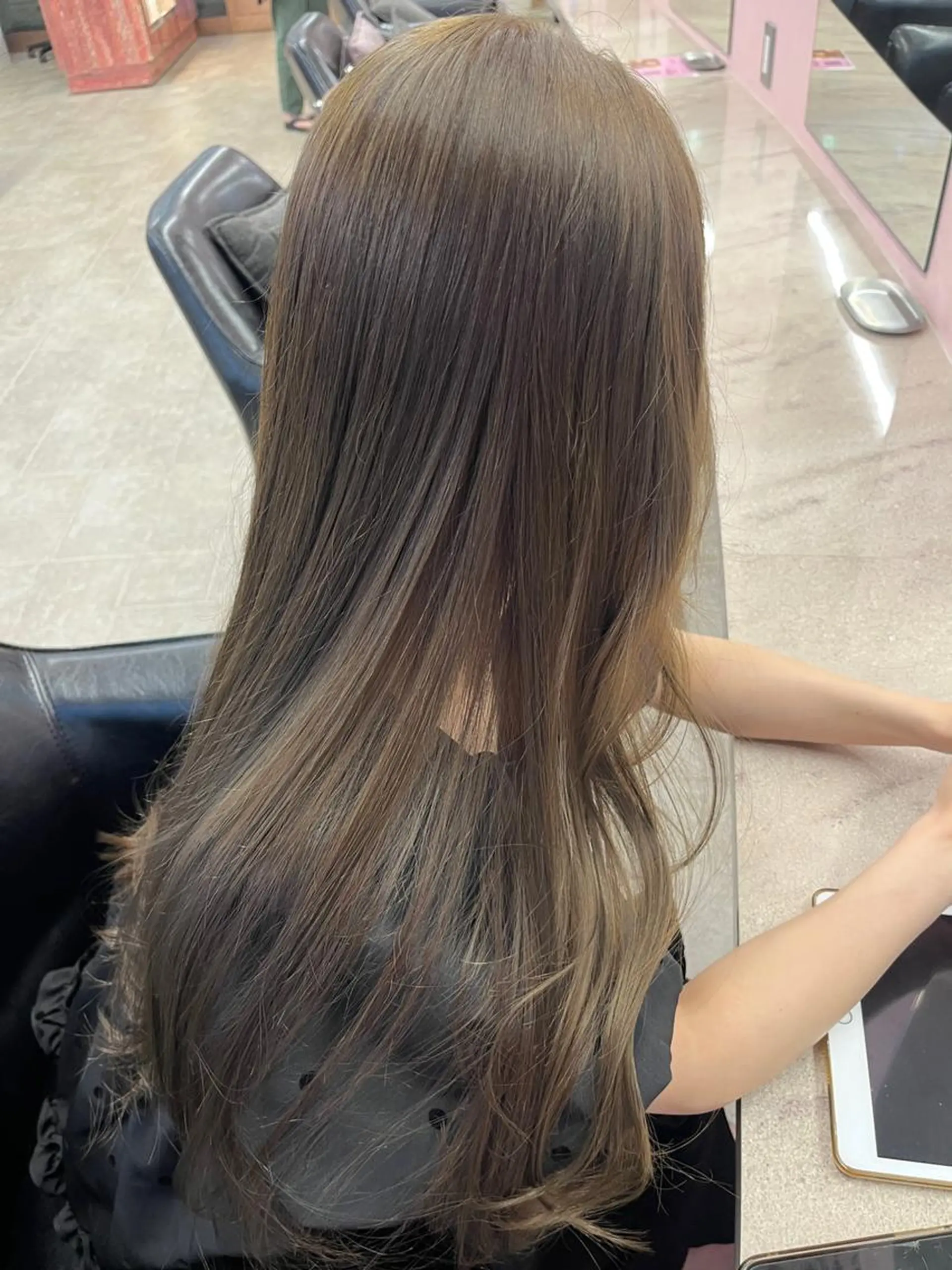 セミロング カット ヘアカラー トリートメント MATTY azusaのヘアスタイル