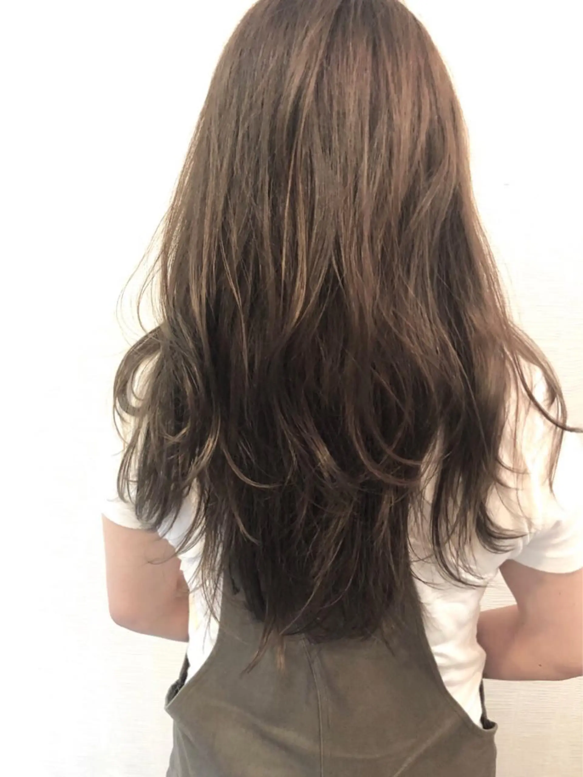 ロング カラー ヘアカラー トリートメント 平川 友希子のヘアスタイル
