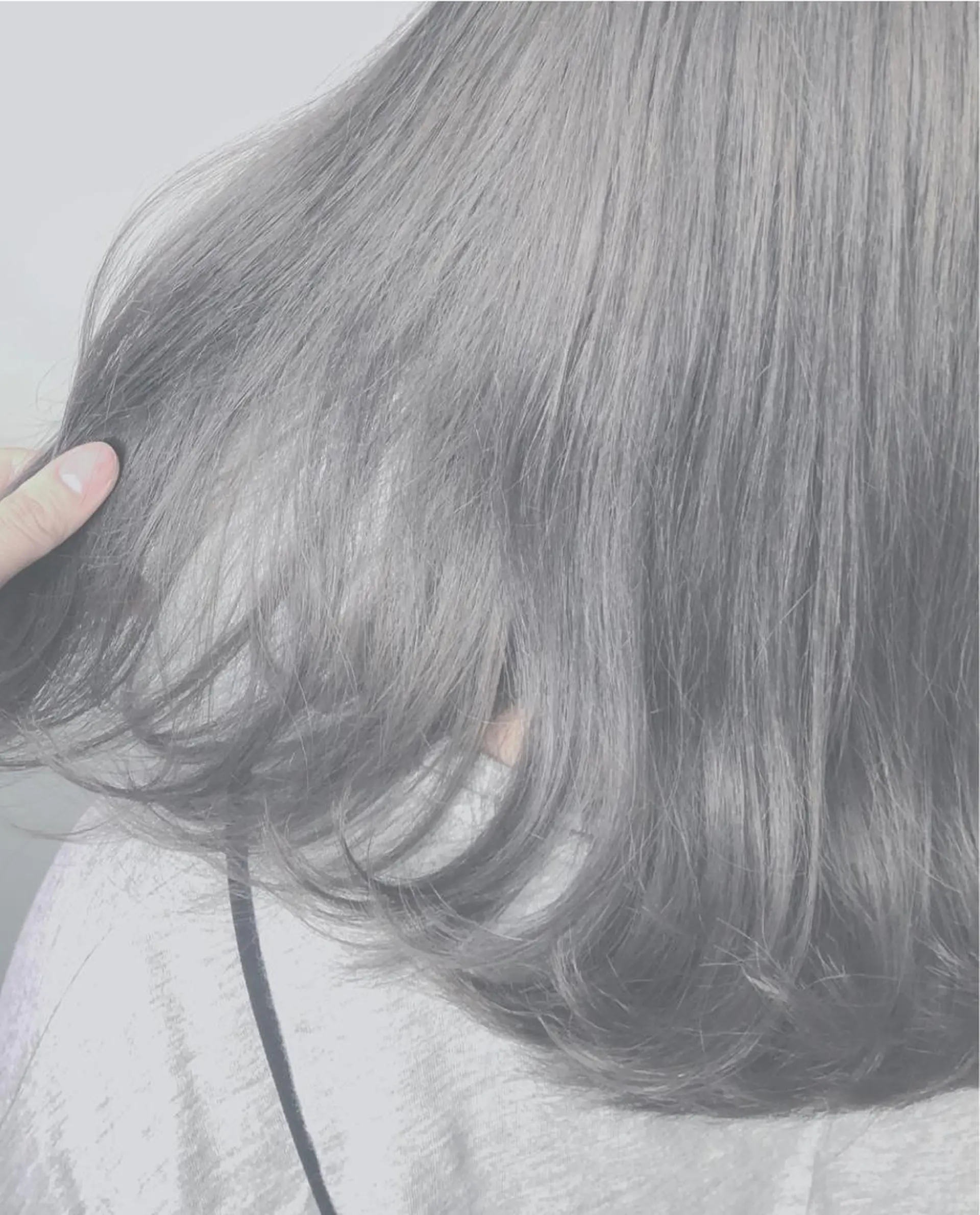 ミディアム カラー アッシュ ブリーチ 透明感カラー ヘアカラー トリートメント 🧸プルエクステ❤︎ ネイルKAO🧸のヘアスタイル