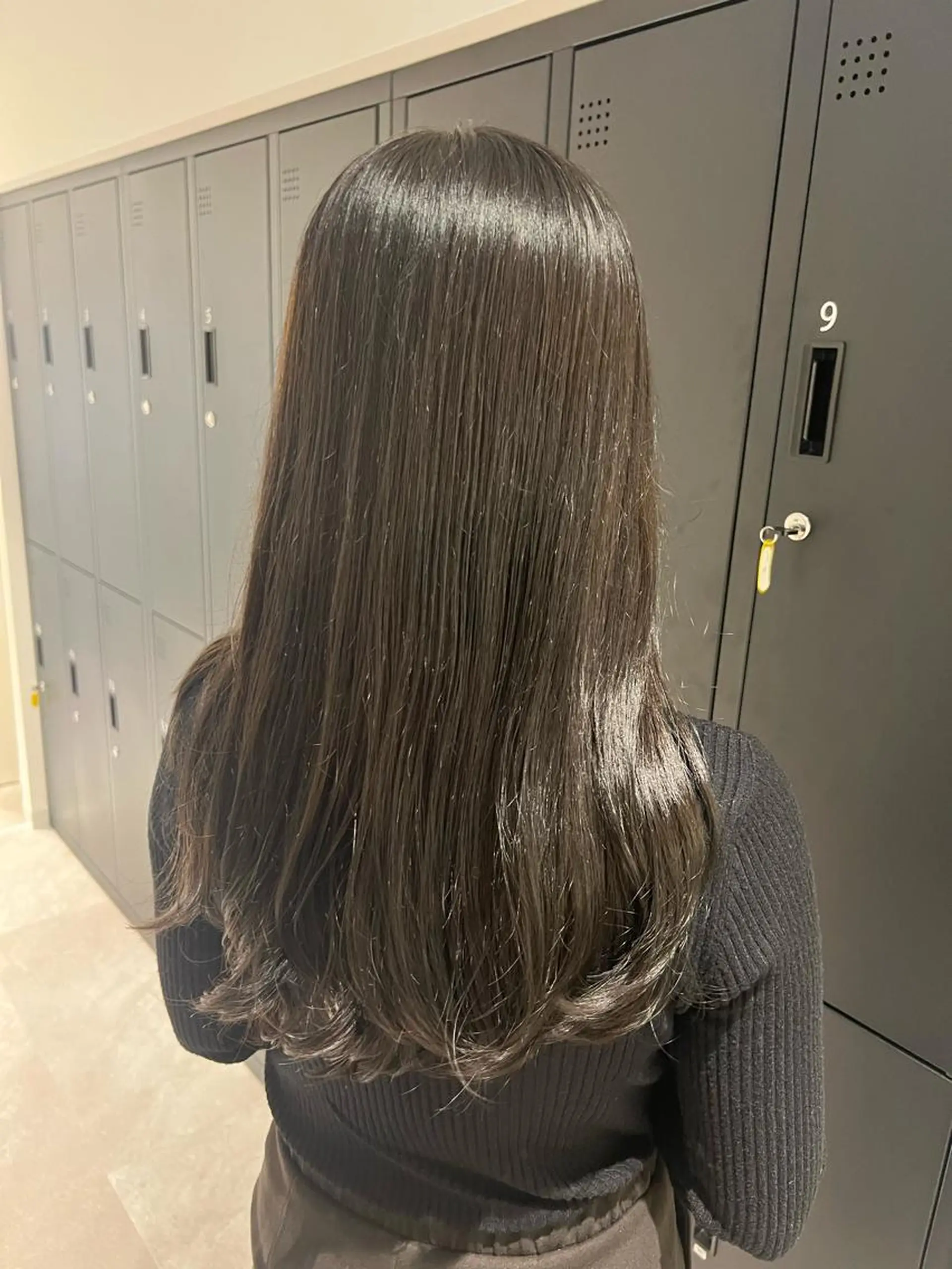 ロング カラー グレージュ 暗髪カラー🫐パーマ おくだりんかのヘアスタイル