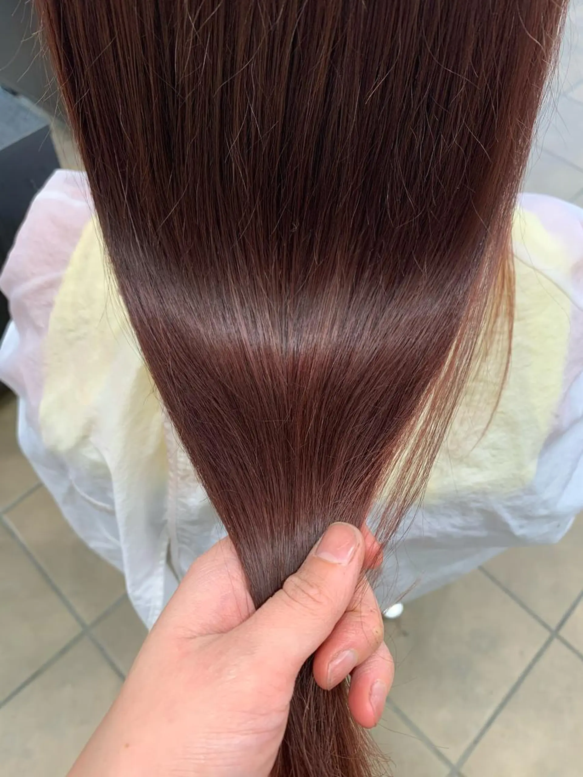 セミロング トリートメント Ripps長居所属・メテオ ／ヘアカラー 西川菜実のヘアスタイル