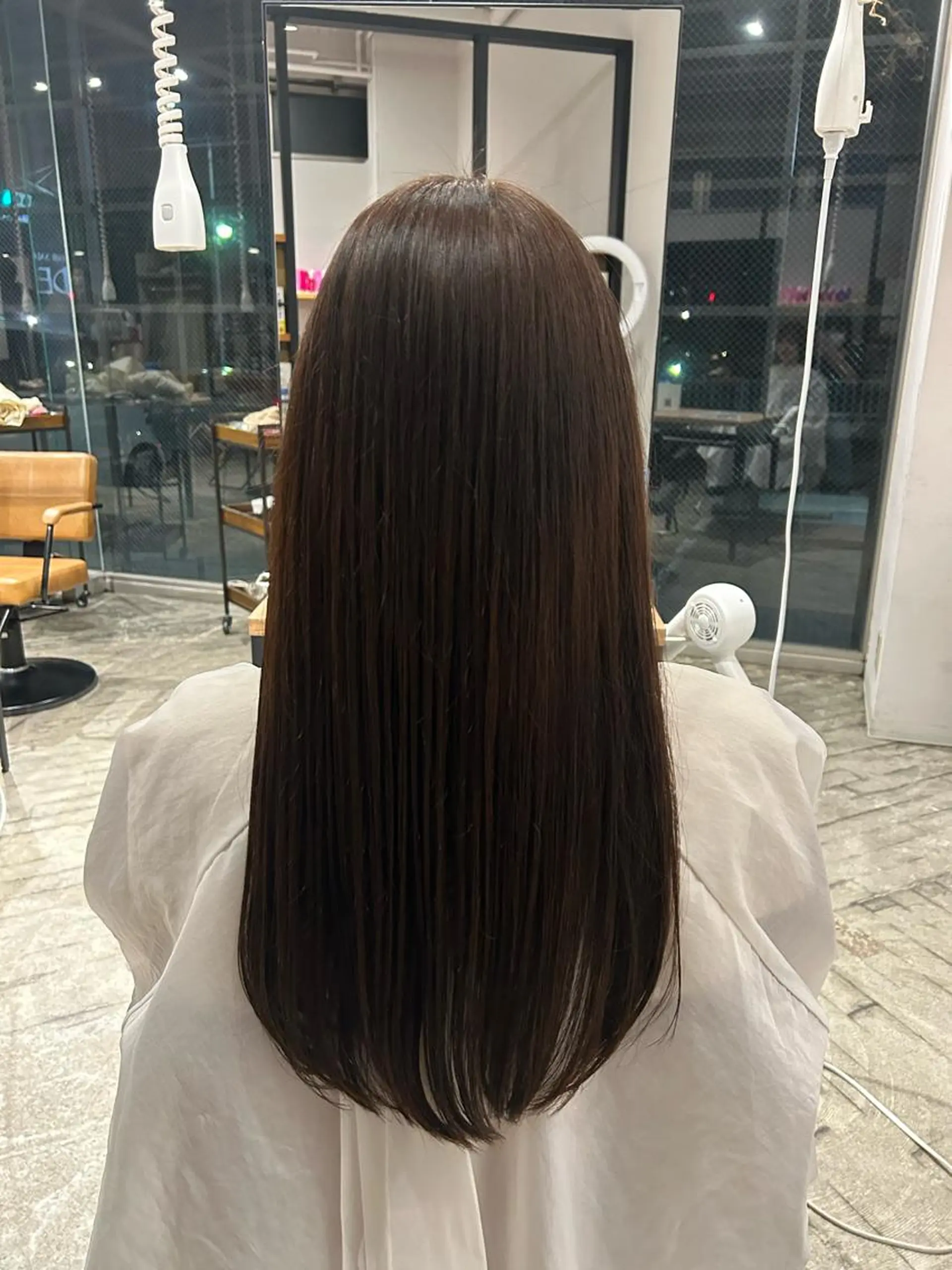 ロング カラー ブリーチ ブリーチなしカラー カット ヘアカラー トリートメント 伊藤 咲希のヘアスタイル