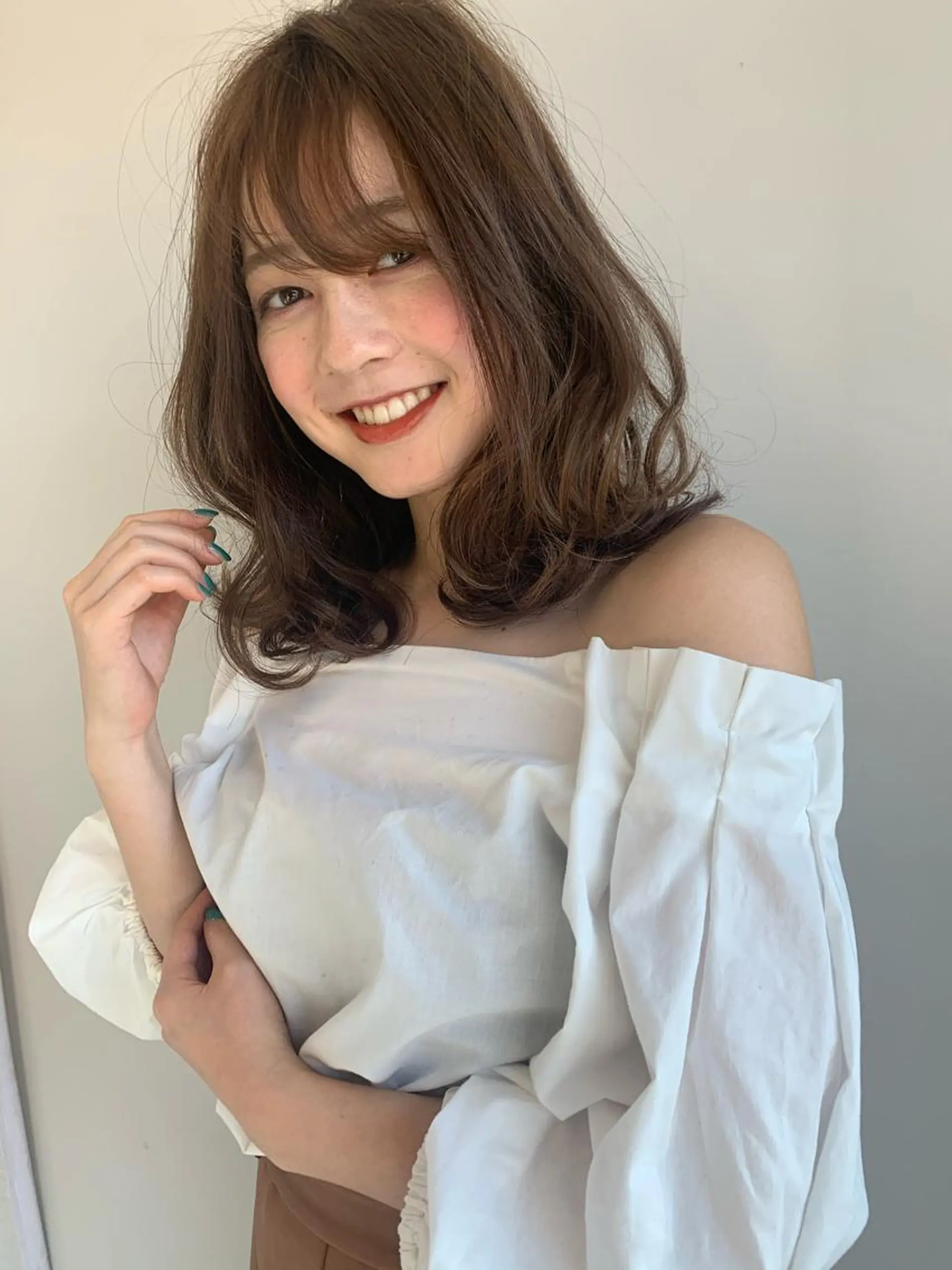 ミディアム カラー 透明感/オリーブ/ グレージュ/YUKAのヘアスタイル