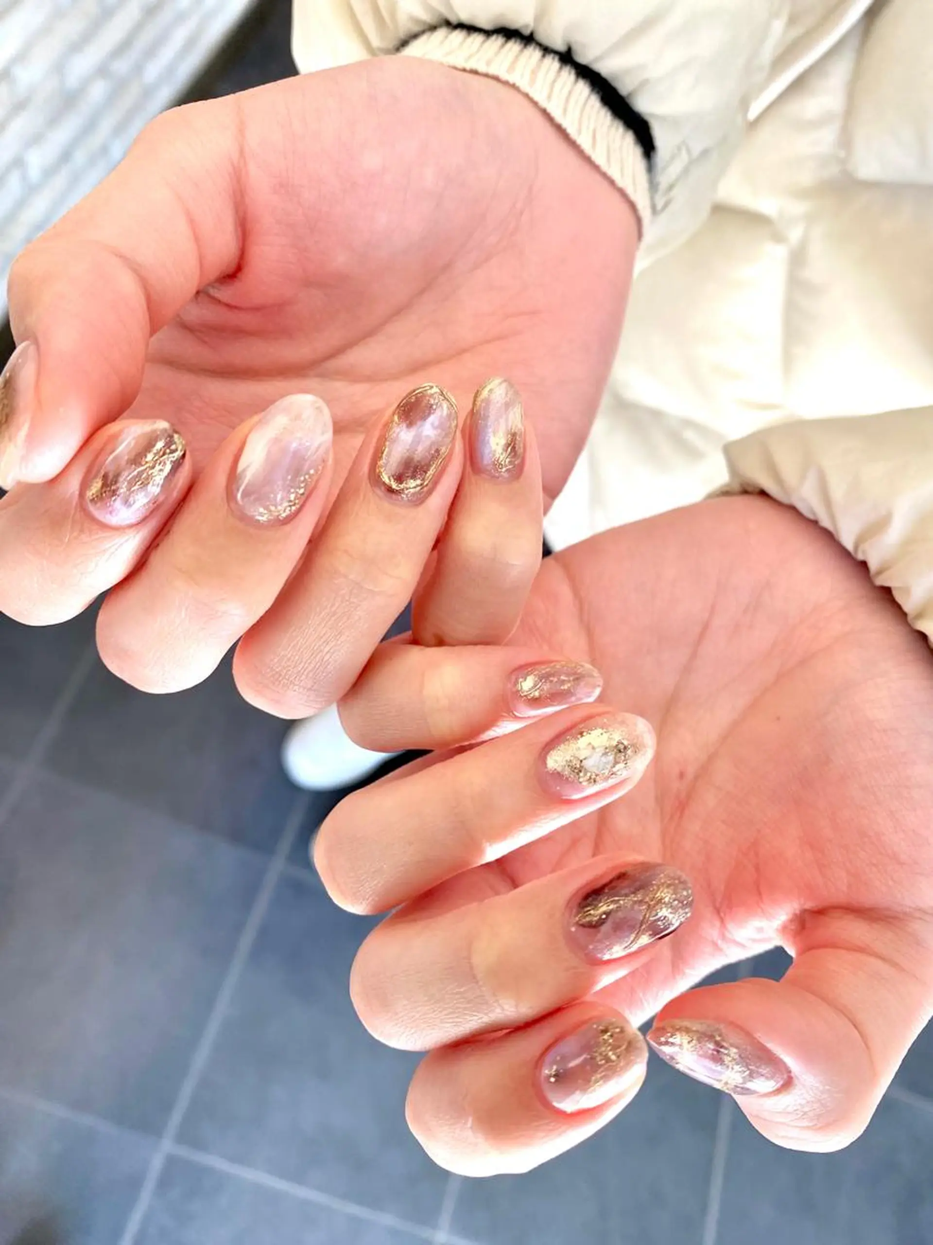 ネイル アニマル柄 アートネイル オーロラネイル クリアネイル 成人式 ハンドネイル ハンドケア Lililas サロン&スクールのネイルデザイン