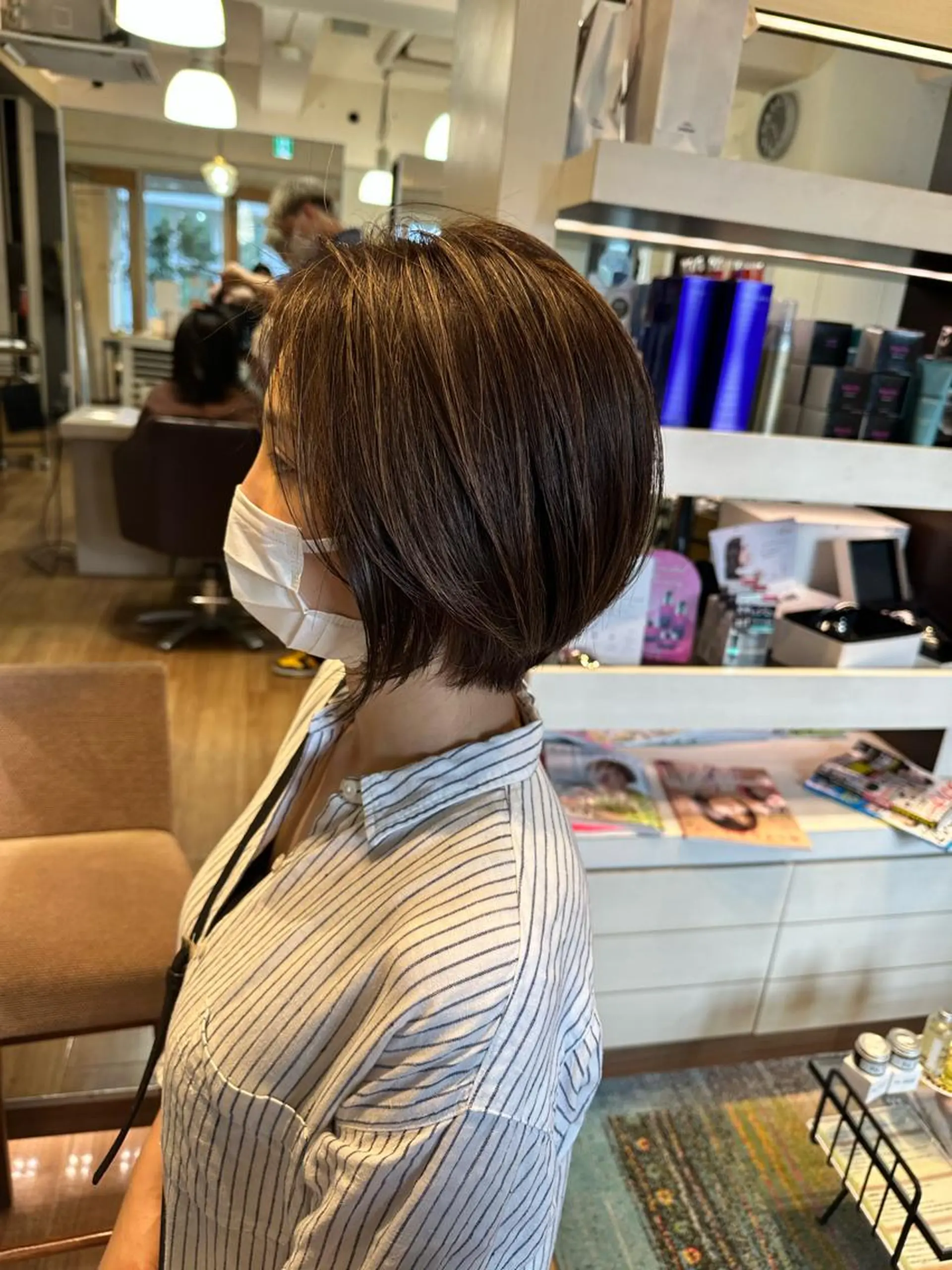 ショート カラー ハイライトカラー ハイライト ショートヘア カット ヘアカラー ハマベ イクト FLORENのヘアスタイル