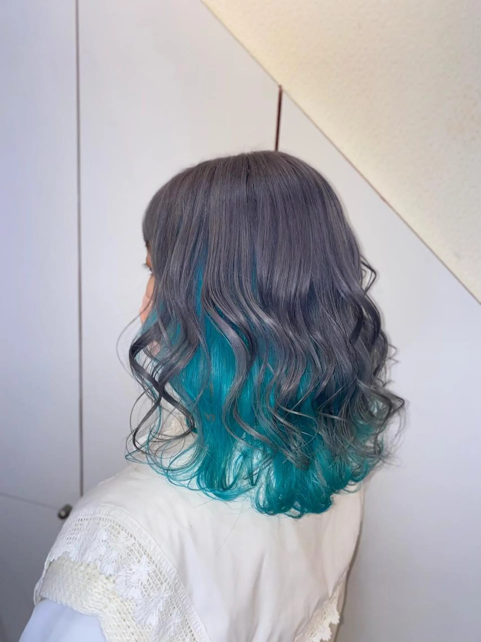 セミロング ゆぴ☾‪/推しカラー /ハイトーンのヘアスタイル