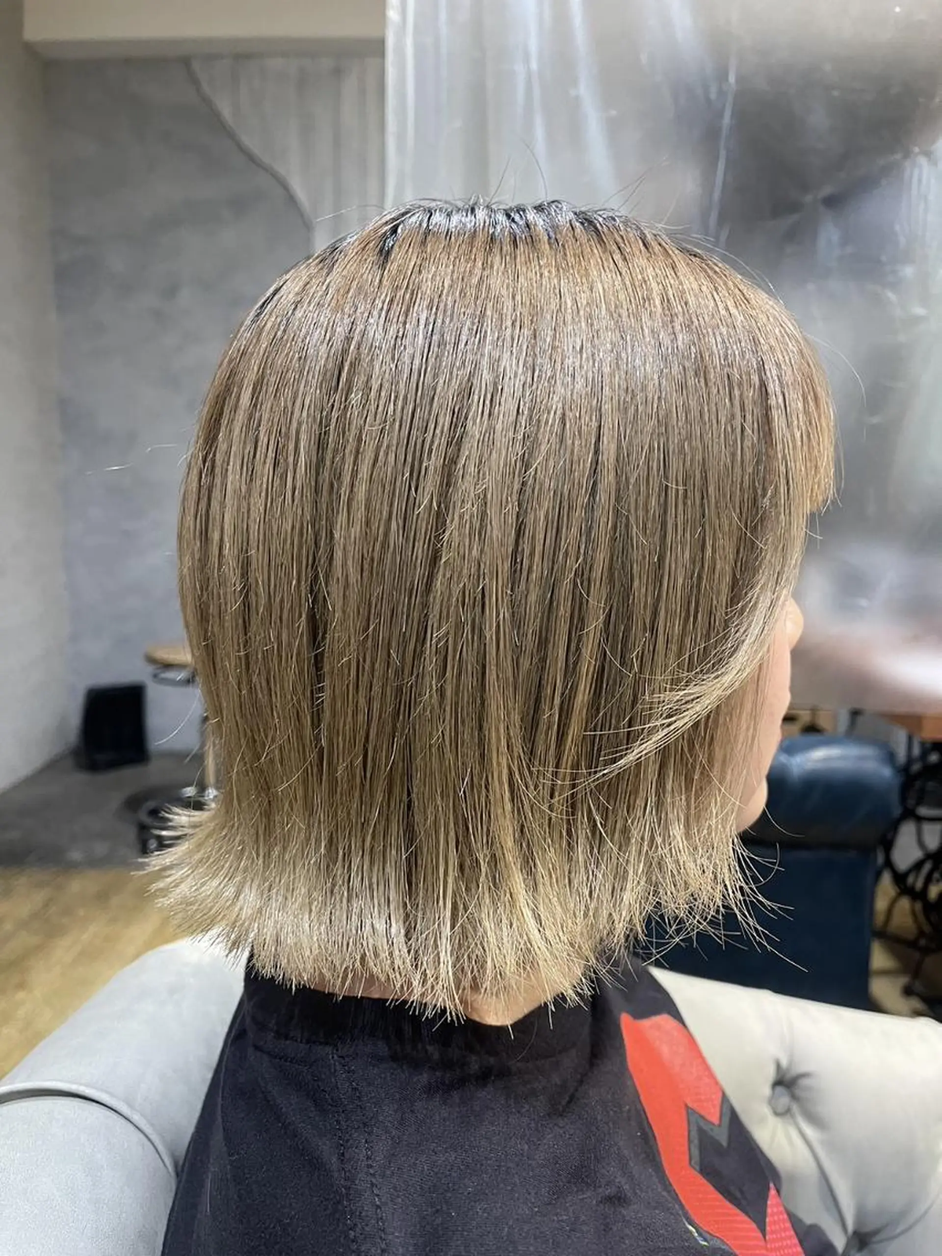 ミディアム アティリー 西梅田のヘアスタイル