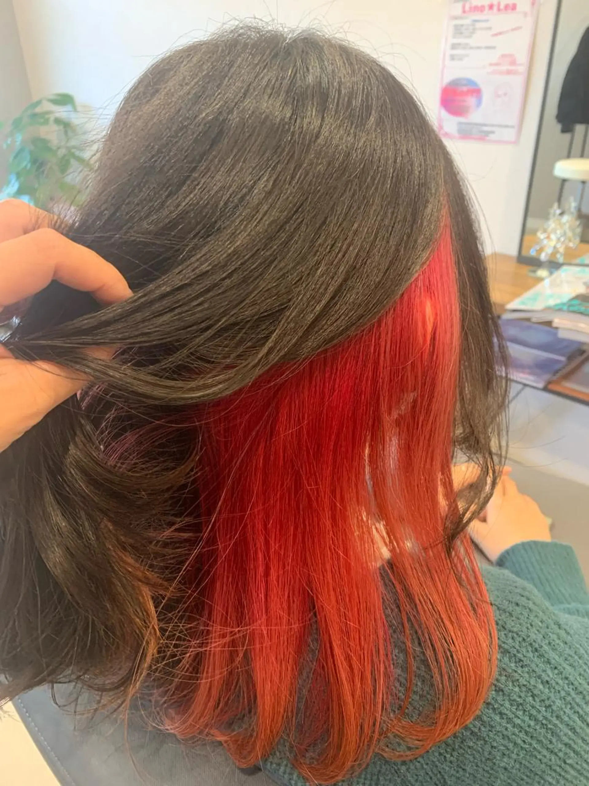 ミディアム カラー インナーカラー ピンクカラー hair & spa Nalu所属・hair & spa Naluのヘアスタイル