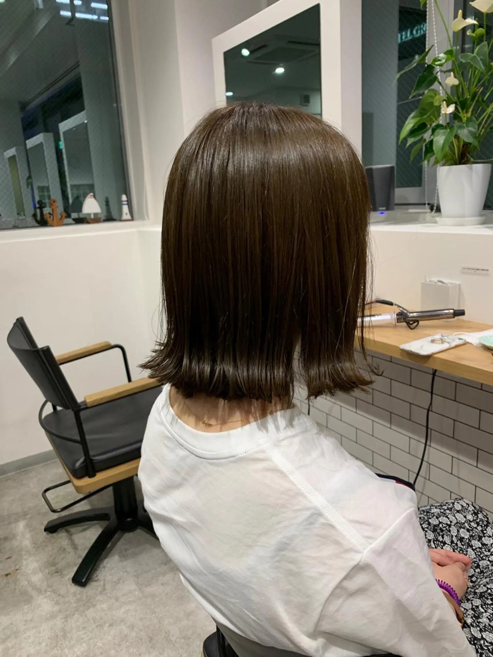ミディアム カラー アッシュ バレイヤージュ ベージュカラー ブロンド ブルーカラー レイヤーカット/ 艶カラー/RYOMAのヘアスタイル
