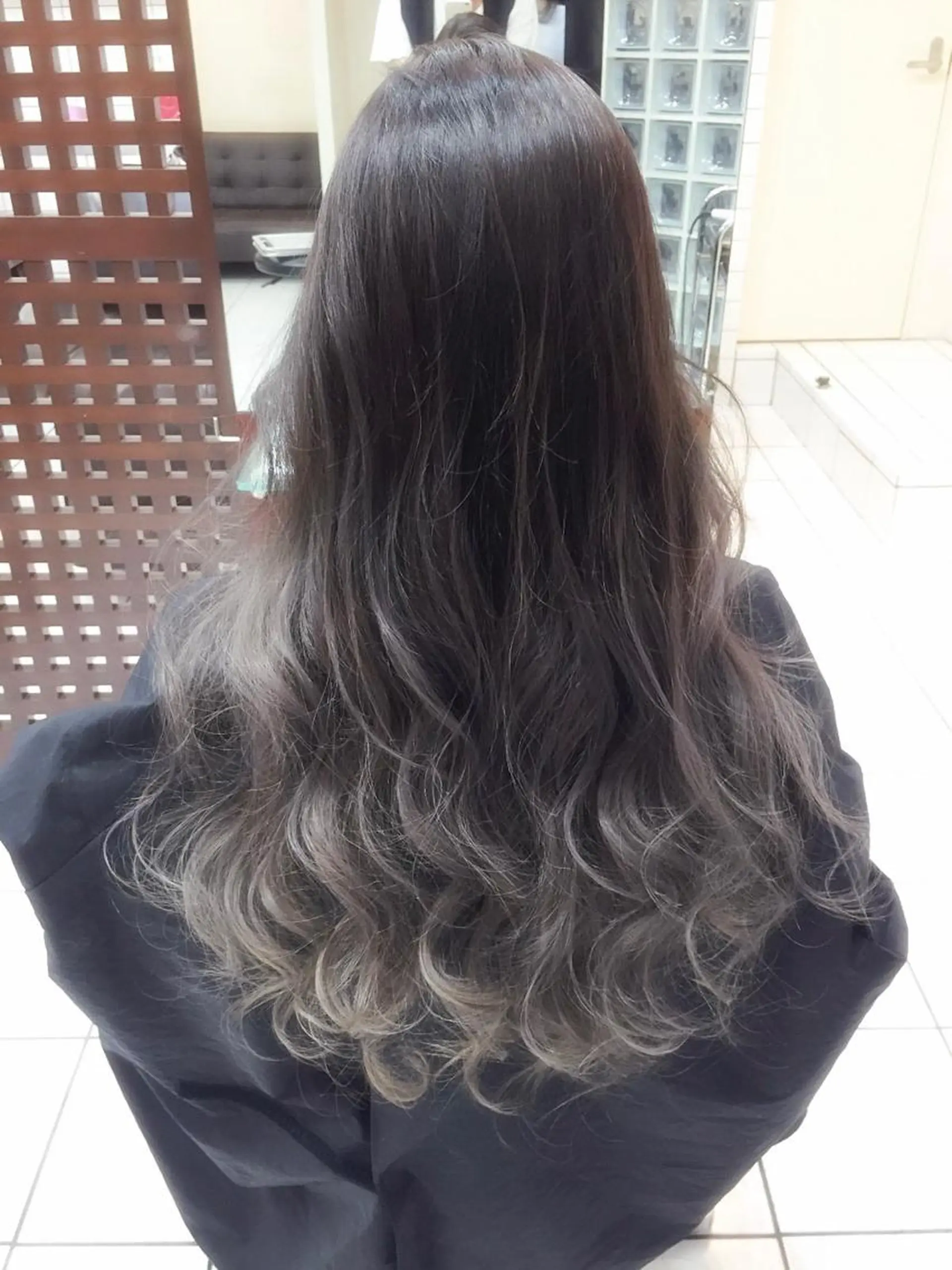 ロング カラー グラデーションカラー グレージュ モテ髪透明感❤️ デイズヘアカラーのヘアスタイル