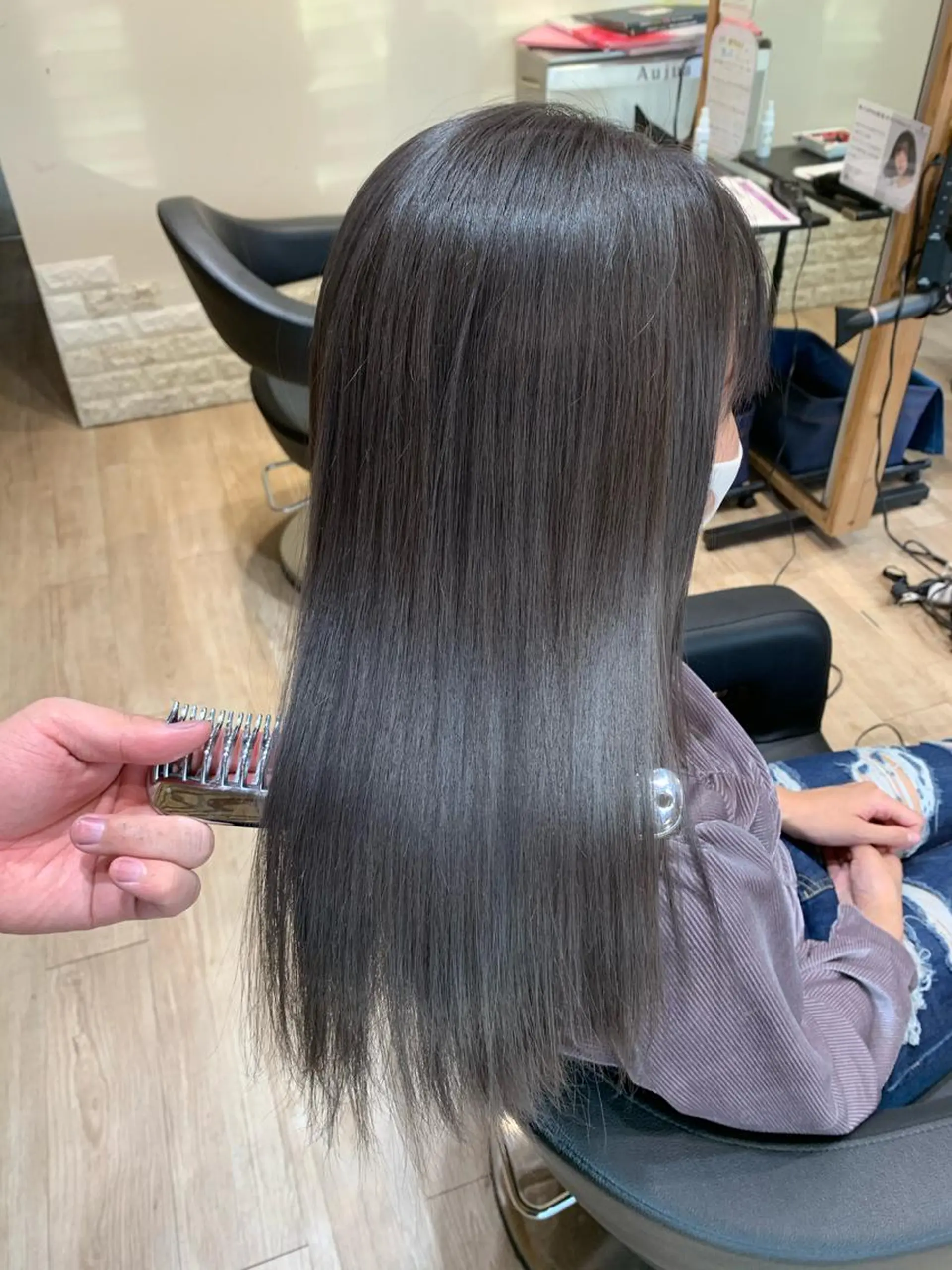 セミロング カラー ブリーチ オレンジ シルバー ヘアカラー 大久保 隆蔵のヘアスタイル