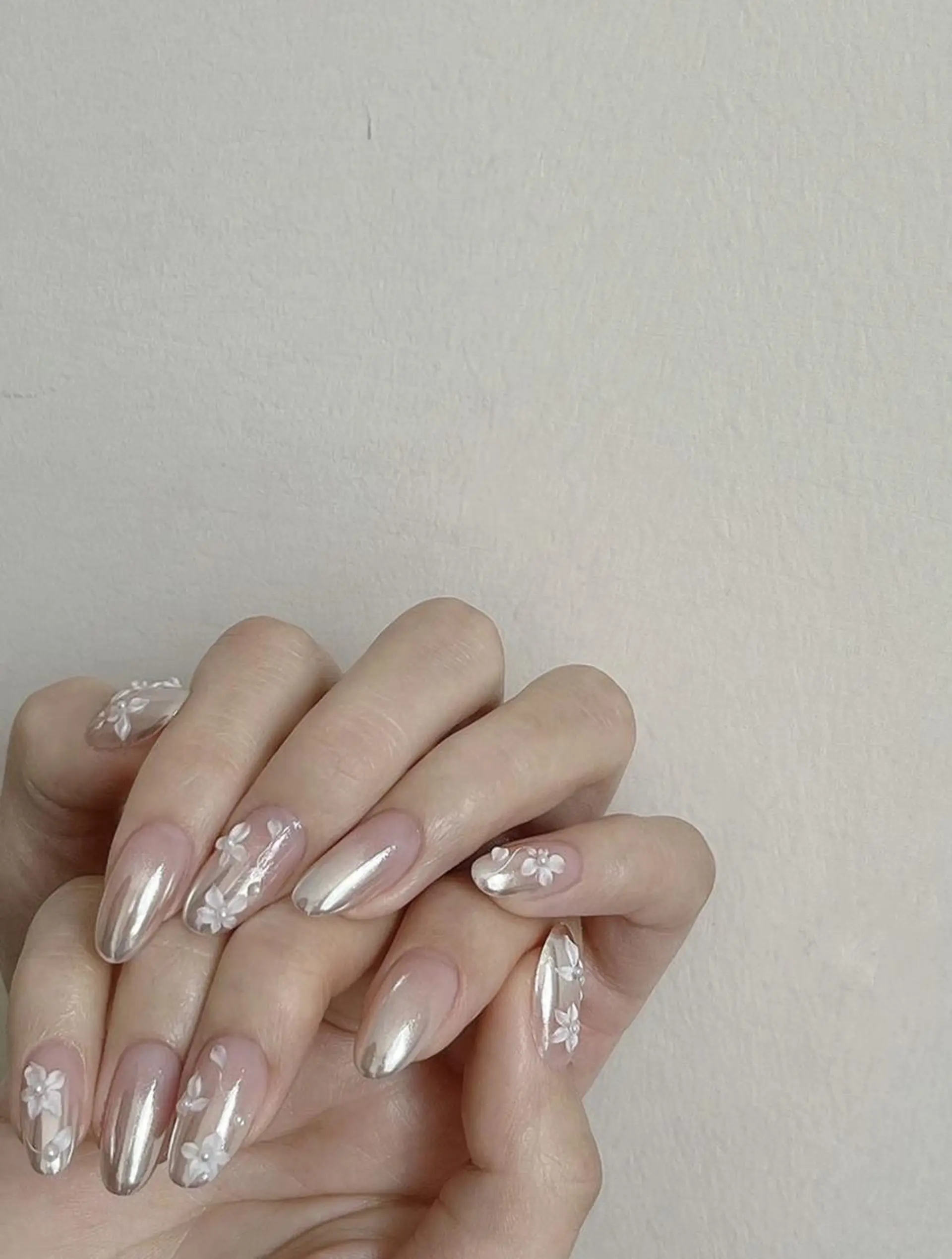 ネイル RAFFINE 月🦋🩵のネイルデザイン