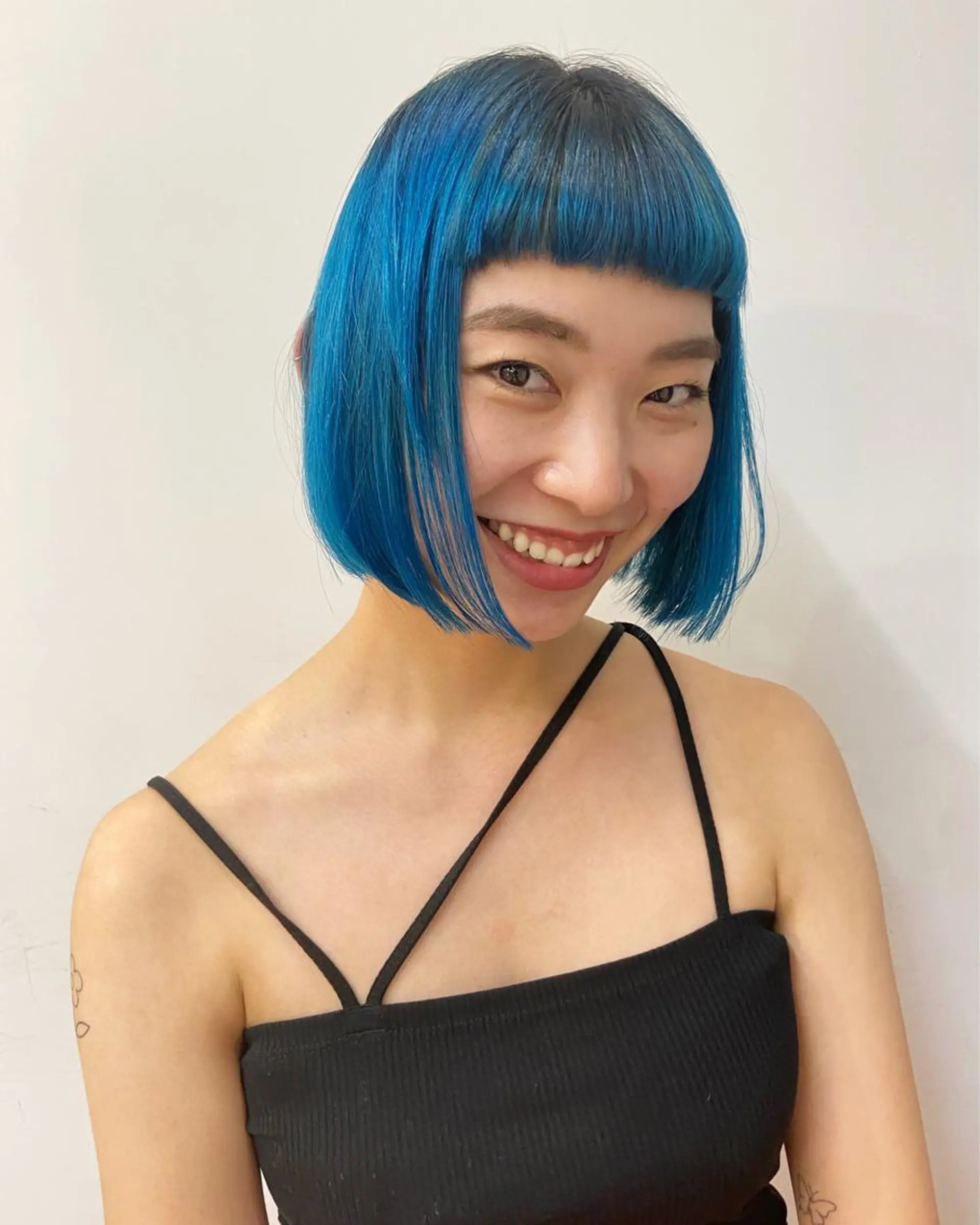 ショート カラー ブルーカラー ヘアカラー so.所属・🌿自然なハイトーン 竹本悠太郎のヘアスタイル