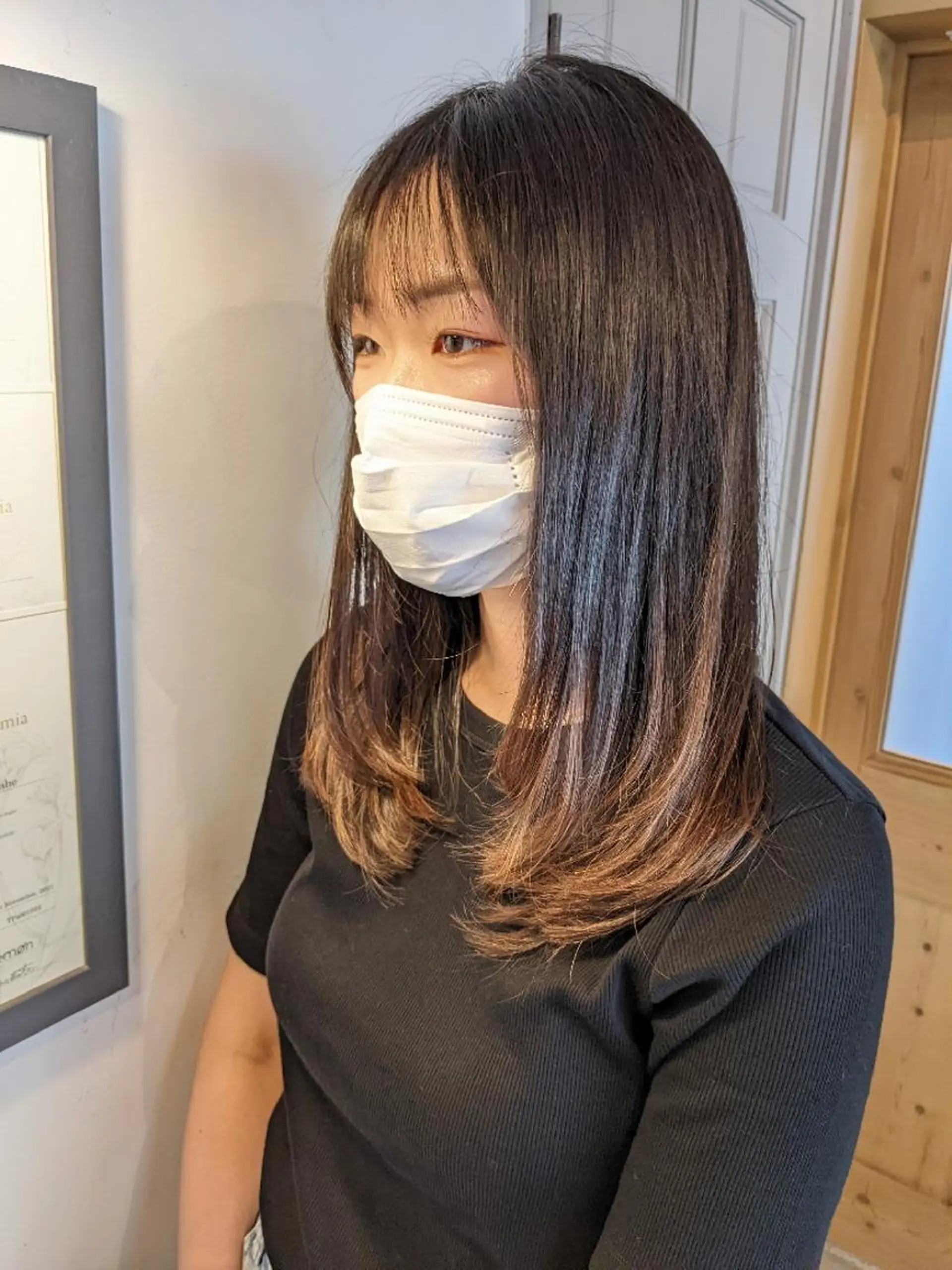 セミロング 顔まわりレイヤー レイヤーカット カット トリートメント 中野 雅子のヘアスタイル