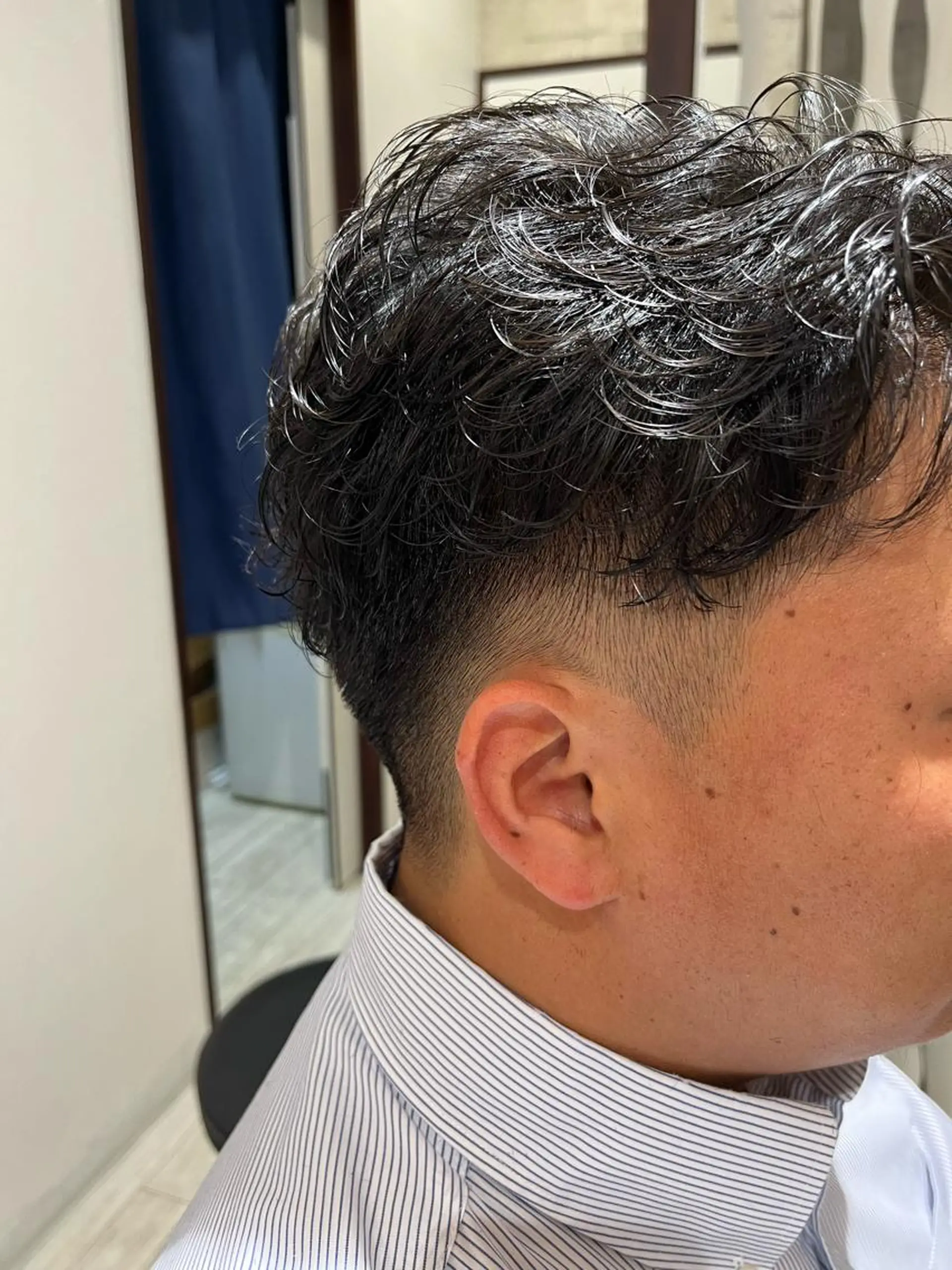 ショート メンズ メンズパーマ 刈り上げ 岩井 駿のヘアスタイル