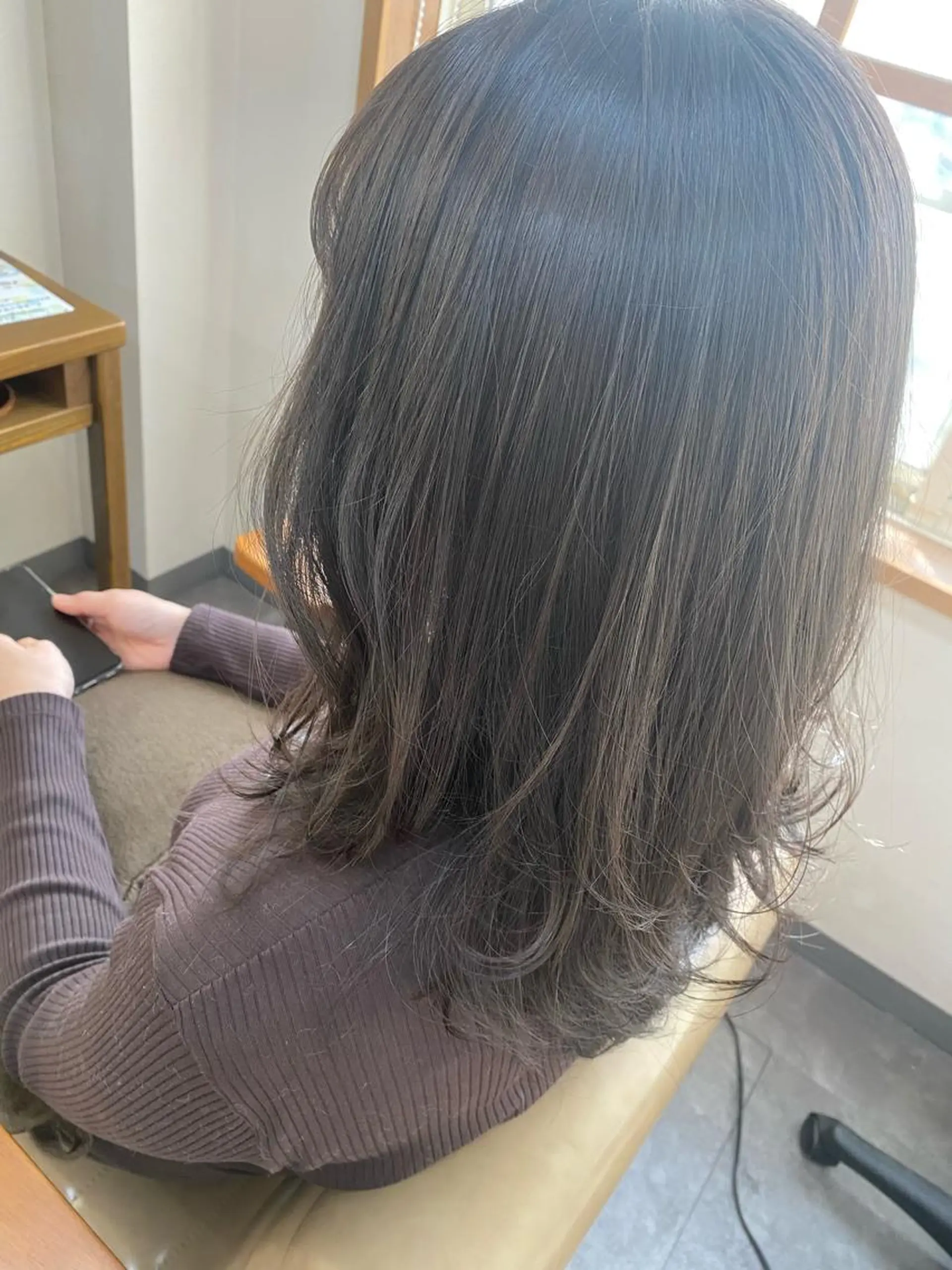 ロング カラー アッシュ 黒髪 透明感カラー カット ヘアカラー トリートメント 永沼 真依のヘアスタイル