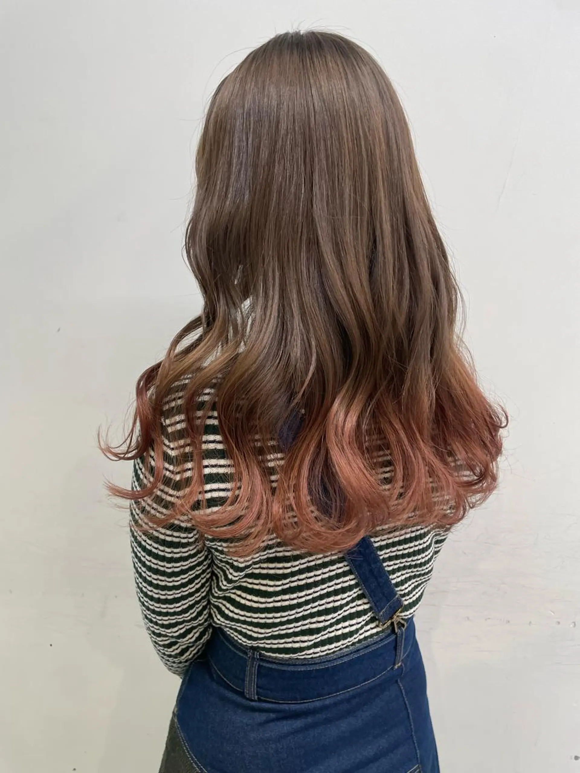 ミディアム ヘアカラー サロウィン新宿三丁目East所属・💕冬モテ×上品色気 モテヘア💕山田航介のヘアスタイル