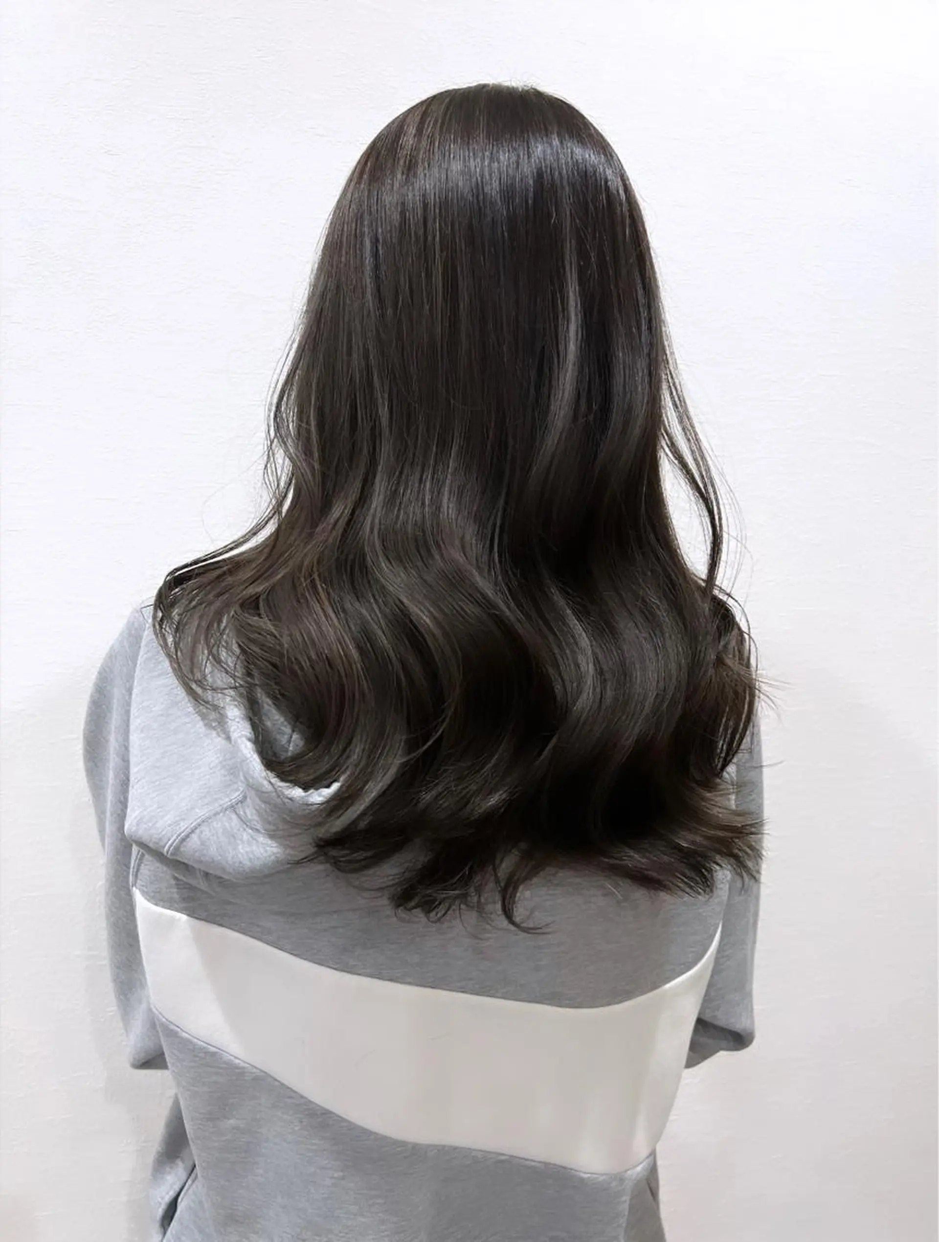 セミロング カラー グレージュ ハイライトカラー ハイライト カット ヘアカラー CIEL中央町店所属・高野響生 /透明感カラーのヘアスタイル