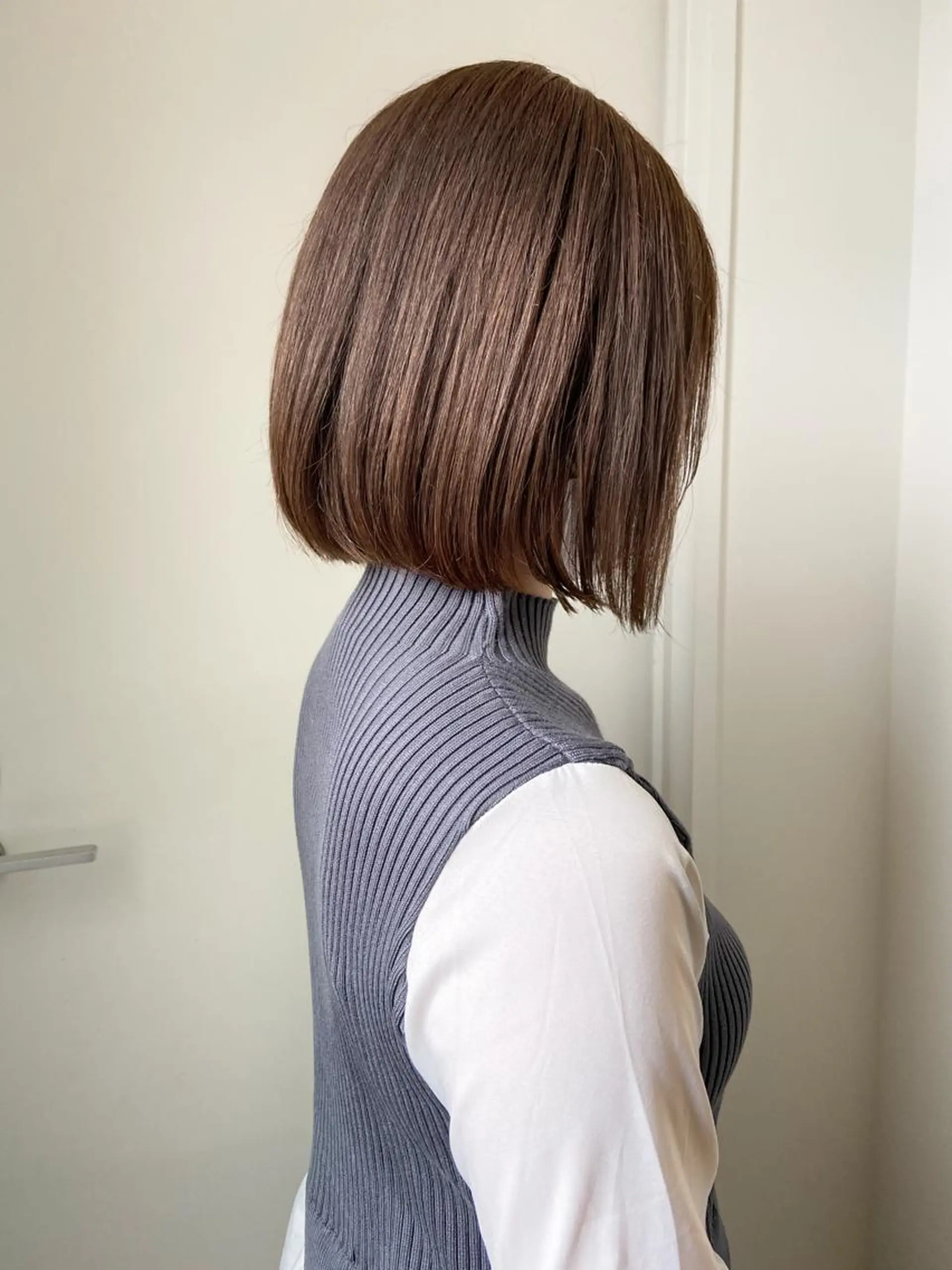 ミディアム カラー アッシュ 透明感カラー ハイライトカラー ハイトーンカラー イルミナカラー カット ヘアカラー トリートメント 岡本康平/ボブ /ブリーチ/レイヤーのヘアスタイル