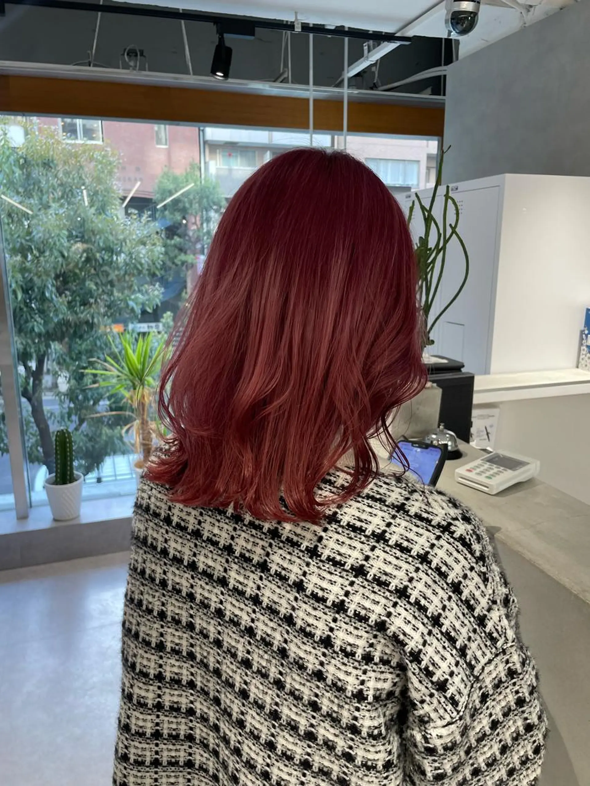 ミディアム カット ヘアカラー 韓国レイヤー➰北田 陸斗➰コテ巻きパーマのヘアスタイル