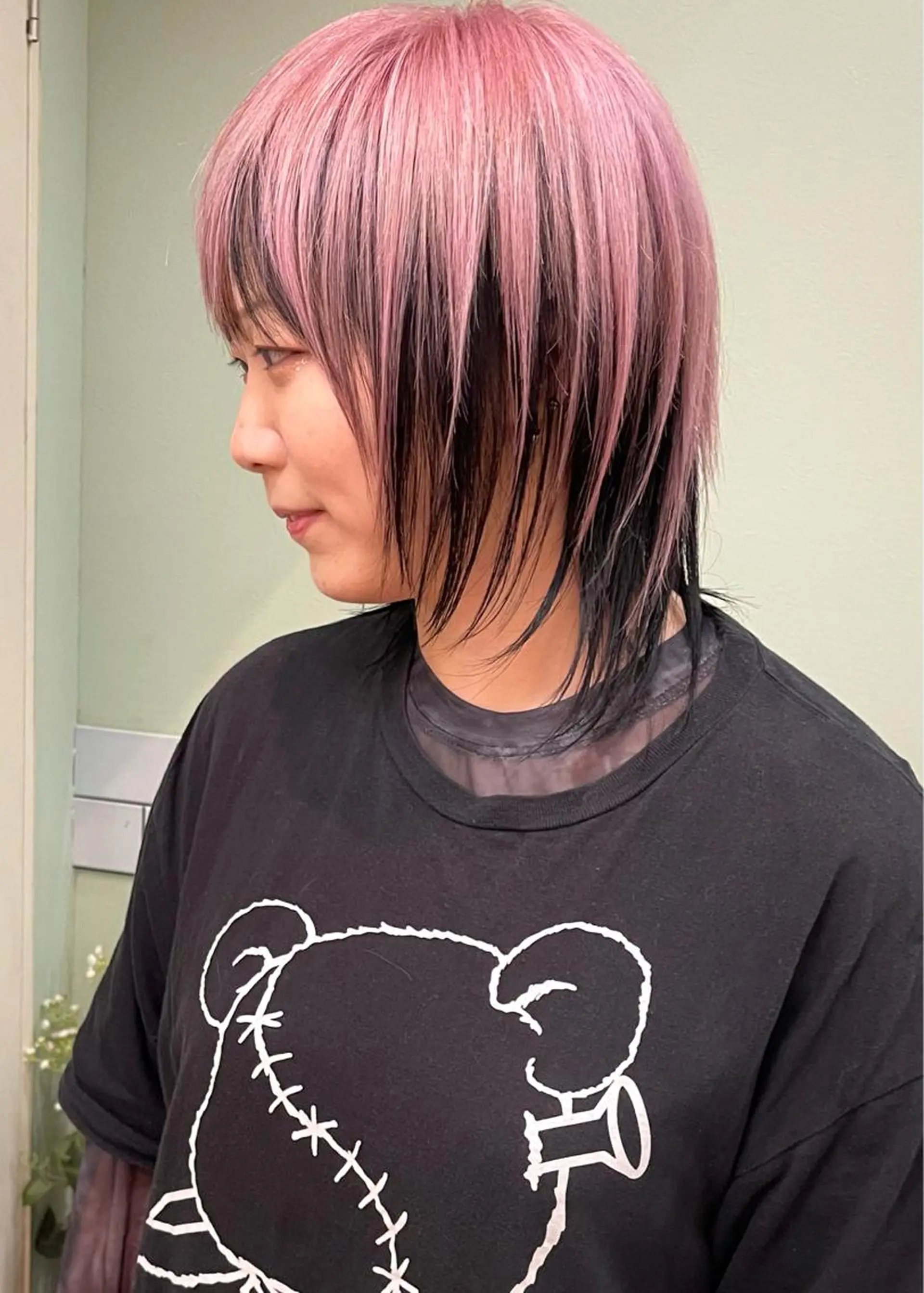 ショート ウルフカット カット ヘアカラー トリートメント 髪質改善ｶﾗｰ ｹｱﾌﾞﾘｰﾁ/ﾀﾑのヘアスタイル