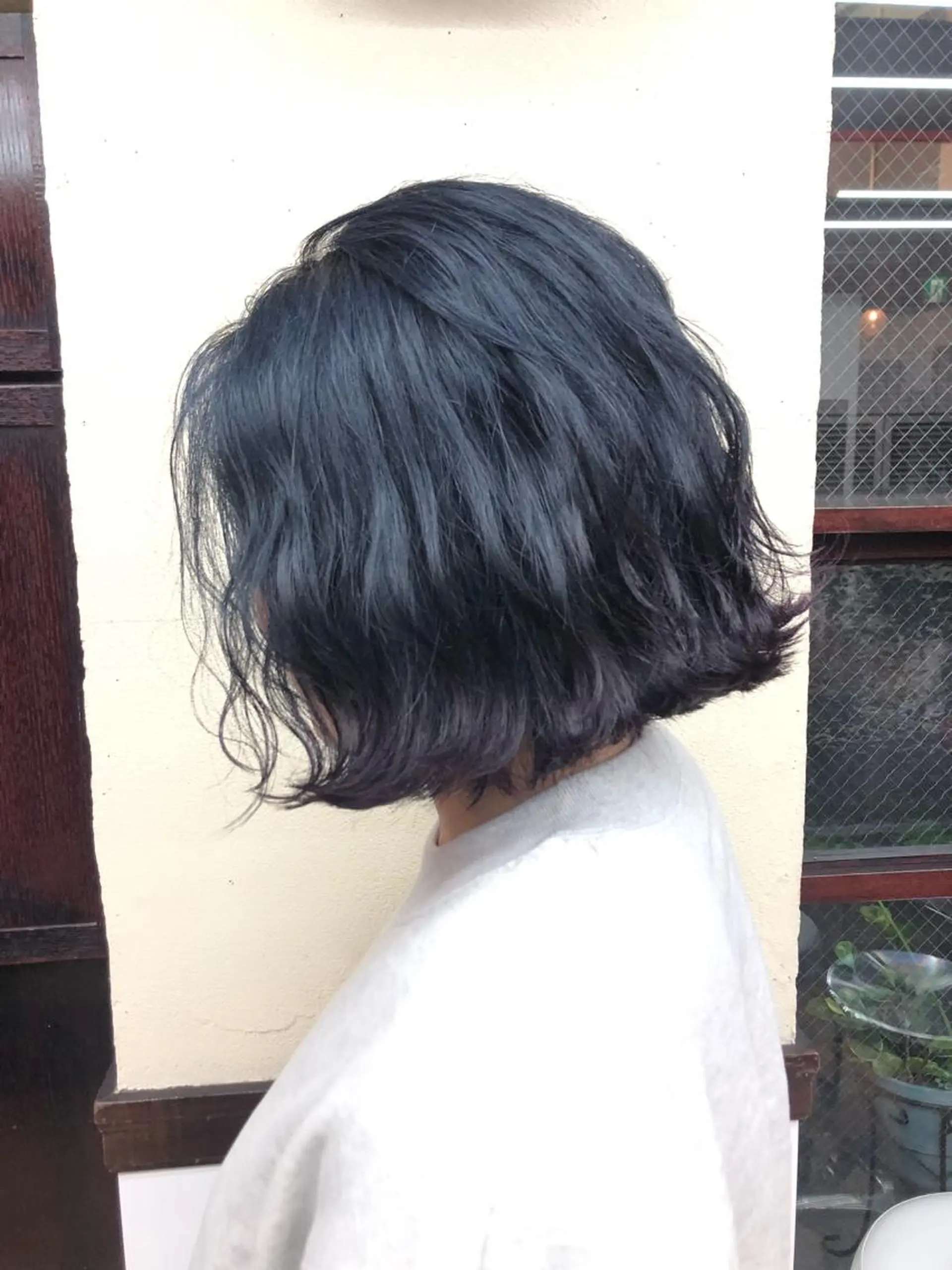 ショート カラー ブリーチ ブルーカラー デザインカラー パープルカラー ヘアカラー イシカワ エリナのヘアスタイル