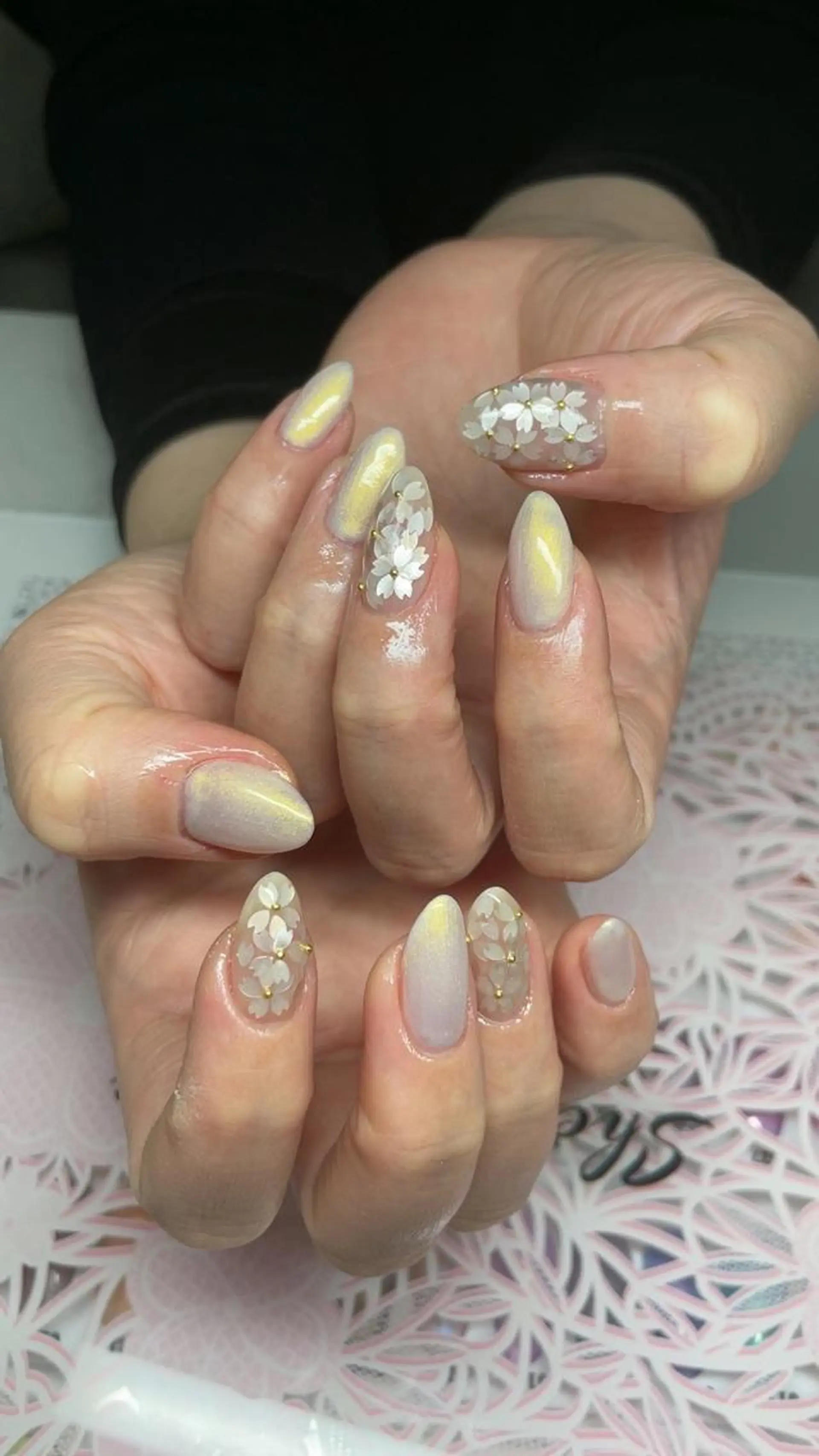 ネイル ハンドネイル AngelChris ビューティーサロンのネイルデザイン