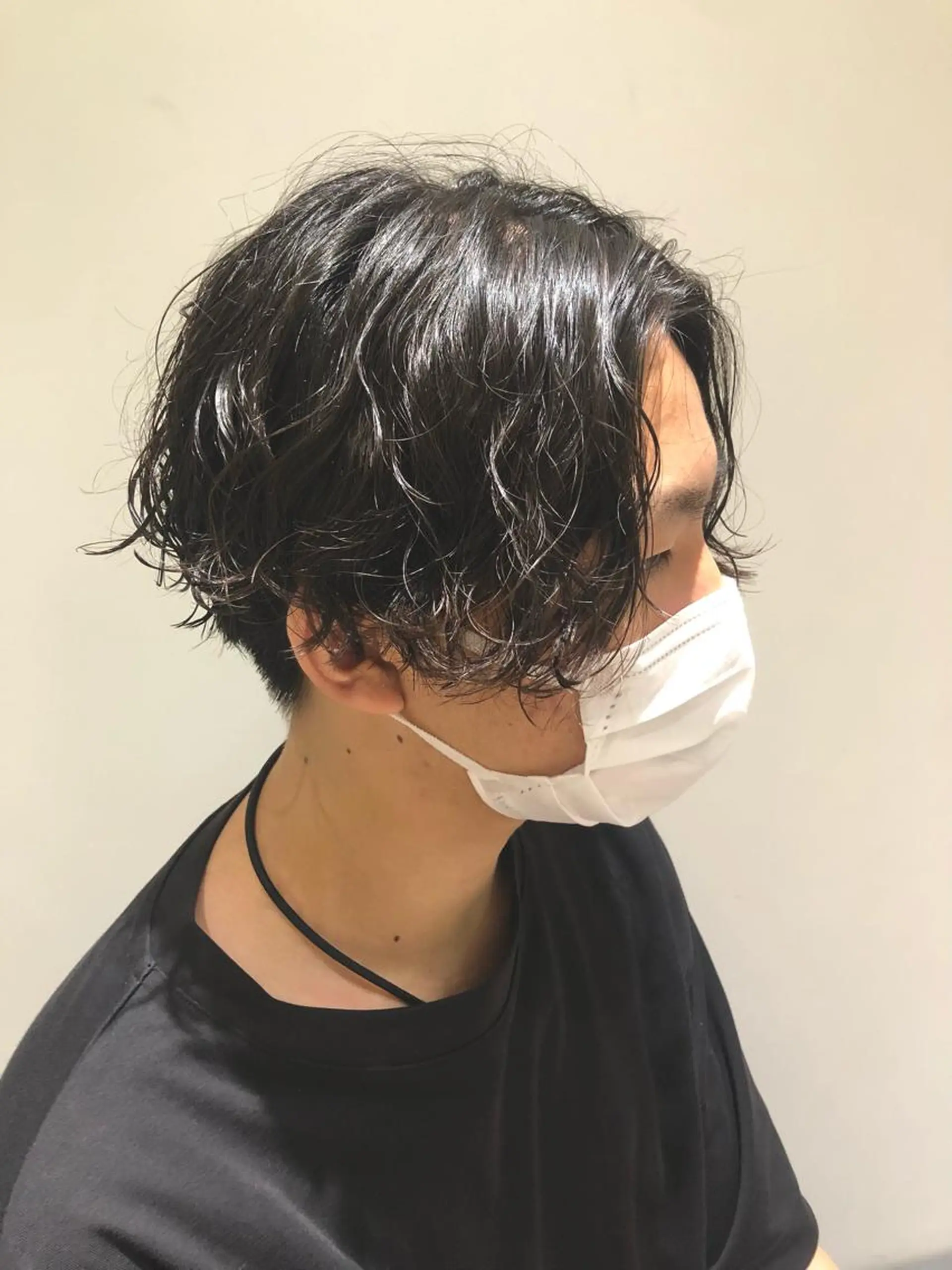 ミディアム パーマ メンズ ミディアムパーマ センターパート メンズパーマ 隠れ家サロンso you所属・yukimi .のヘアスタイル