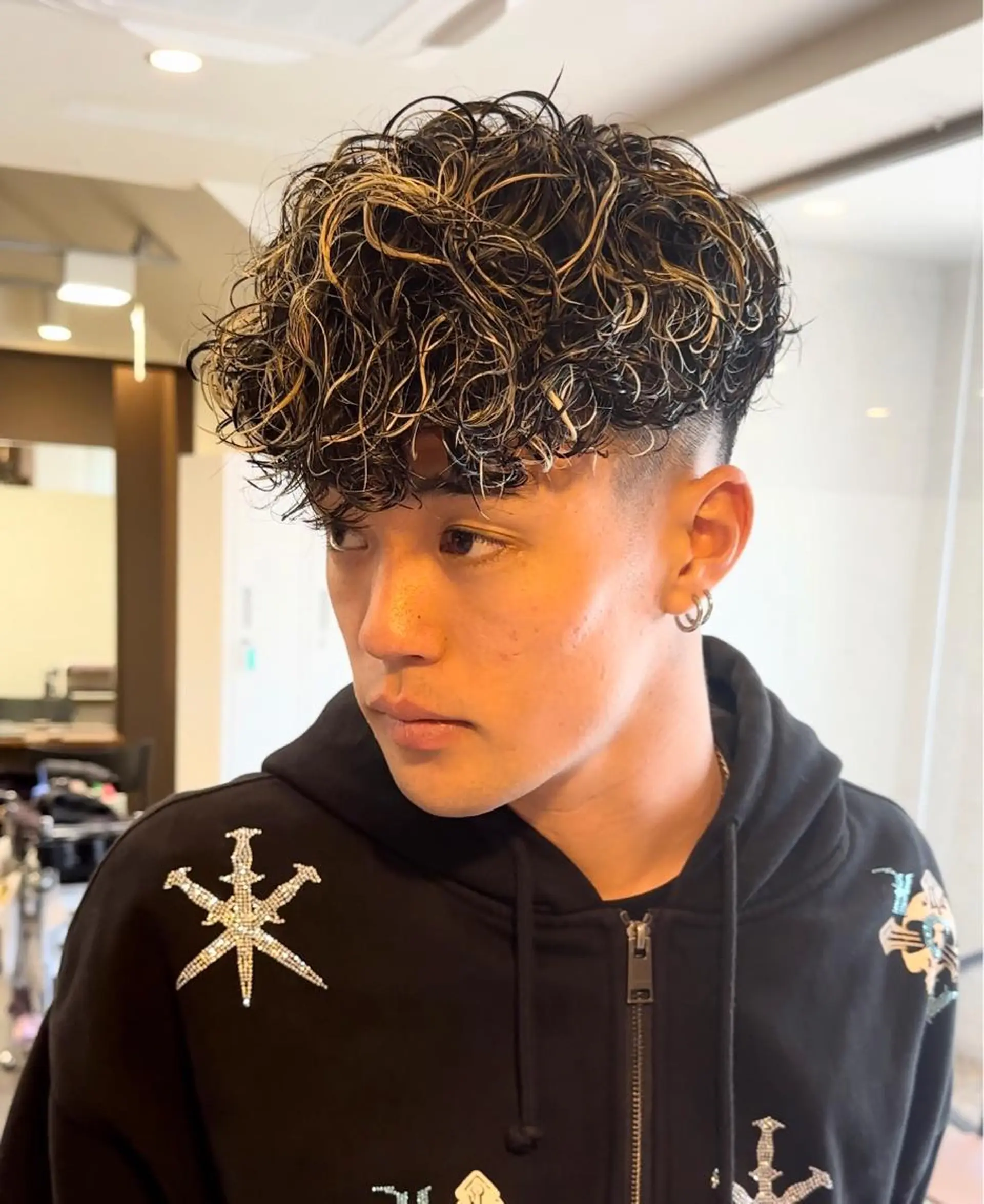 カラー パーマ メンズ メンズメッシュ メンズパーマ スペインカール メッシュ カット パーマ 年間2000名担当◎ パーマ職人/仲原佑樹のヘアスタイル