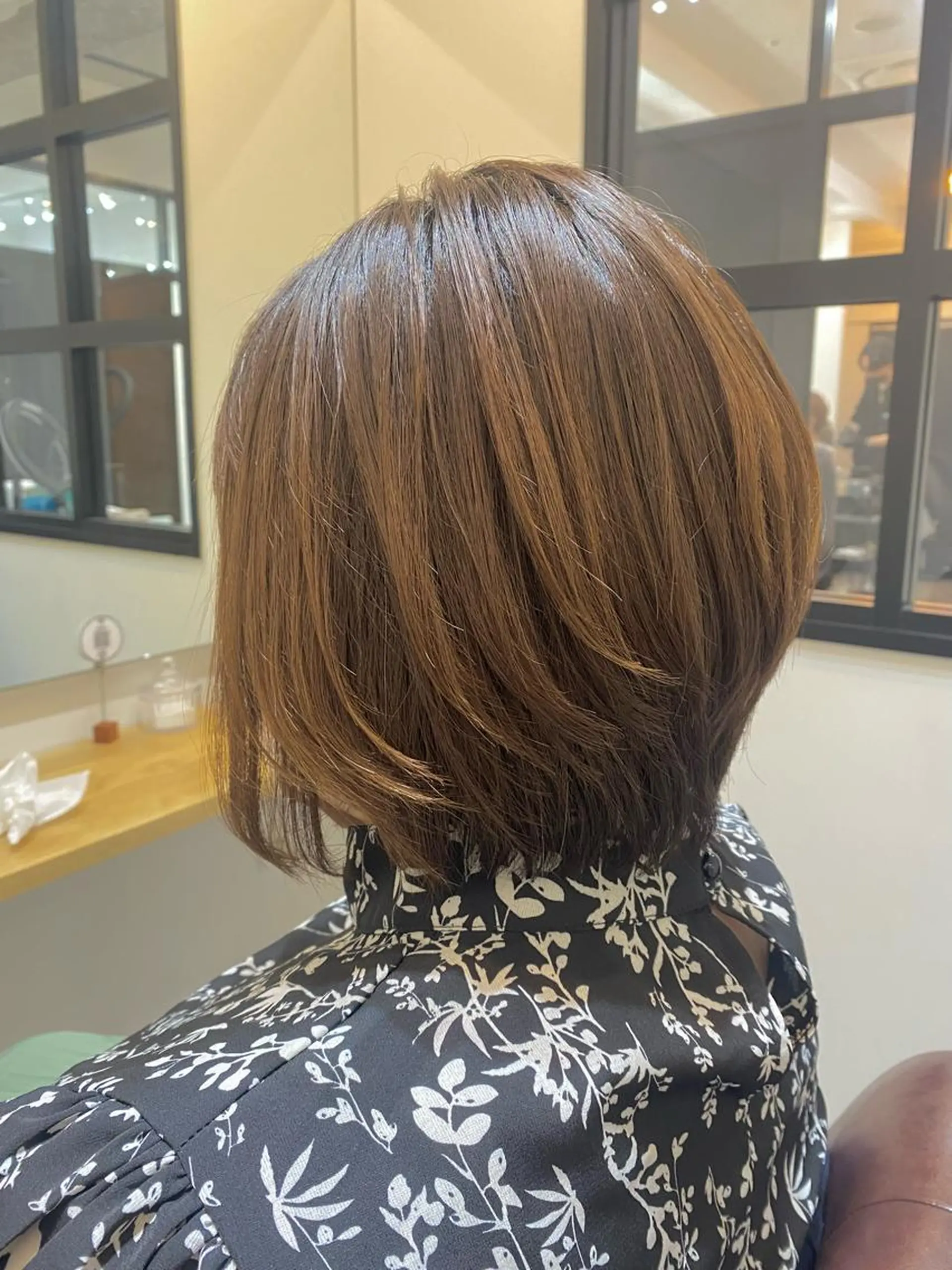 ショート カラー 前下がりボブ ショートボブ バレイヤージュ ブリーチ ケアブリーチ カット トリートメント ♡オシャ髪♡AI ✂️newi町田のヘアスタイル